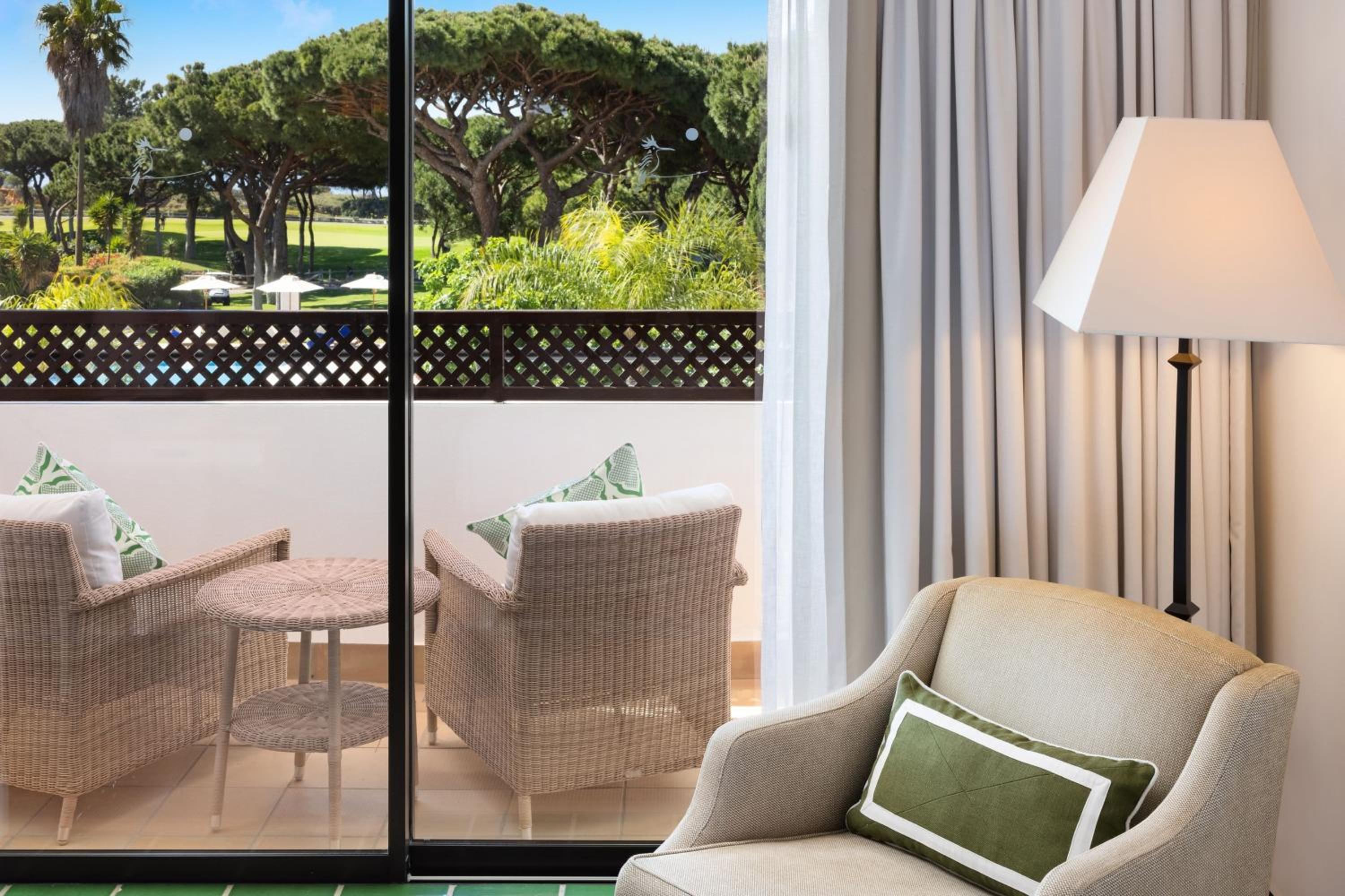 Deluxe Twin Room with Resort View - Photo 4