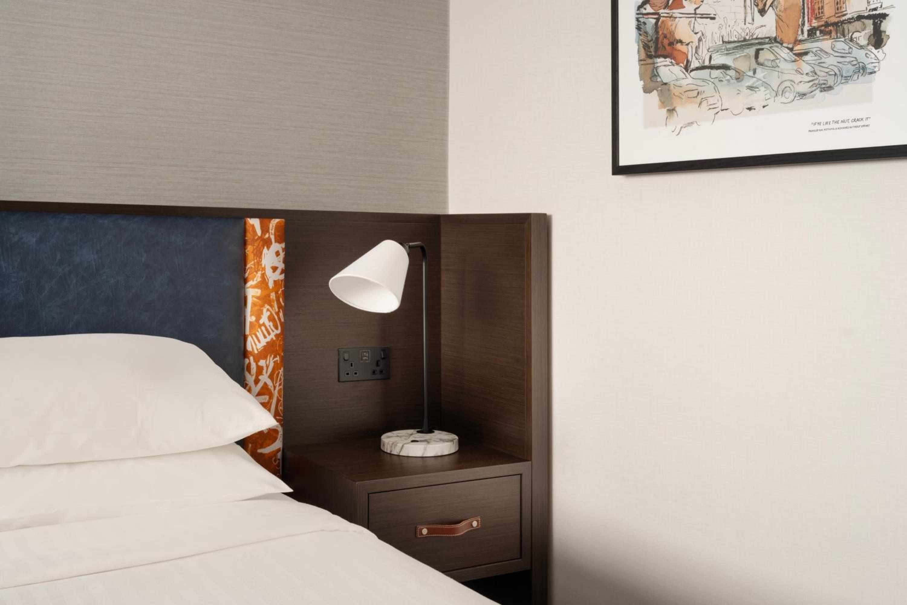 Deluxe King Room - Photo 4