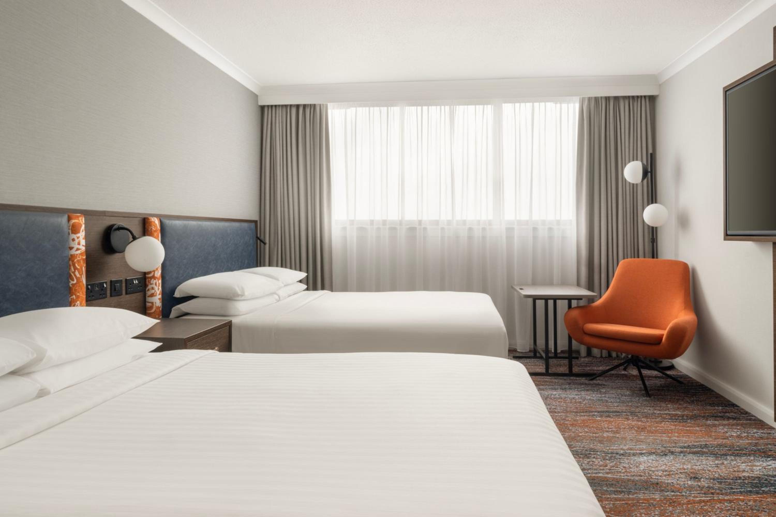 Deluxe Family Room with Two Double Beds - Photo 10