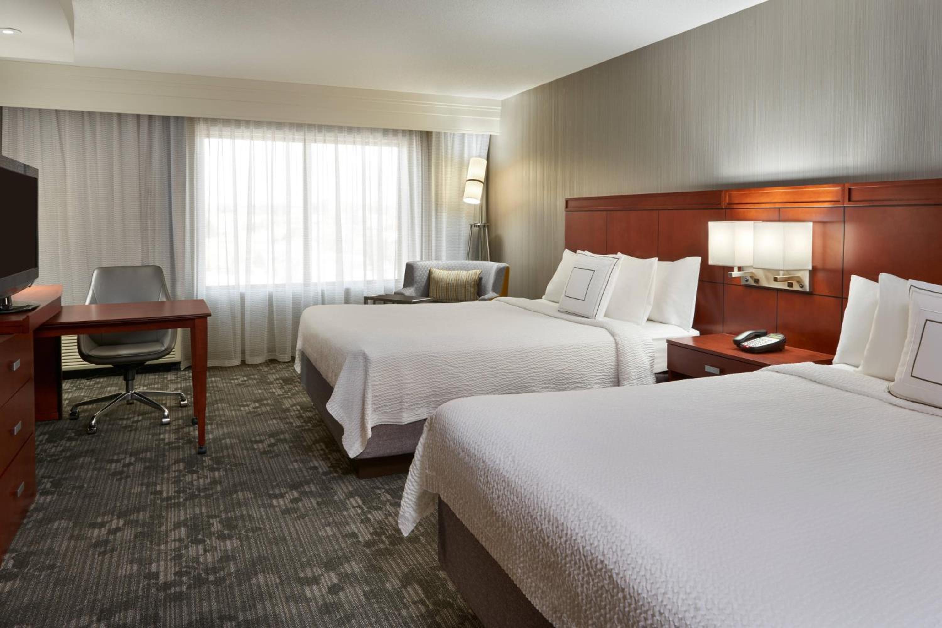 Queen Room with Two Queen Beds - Photo 1