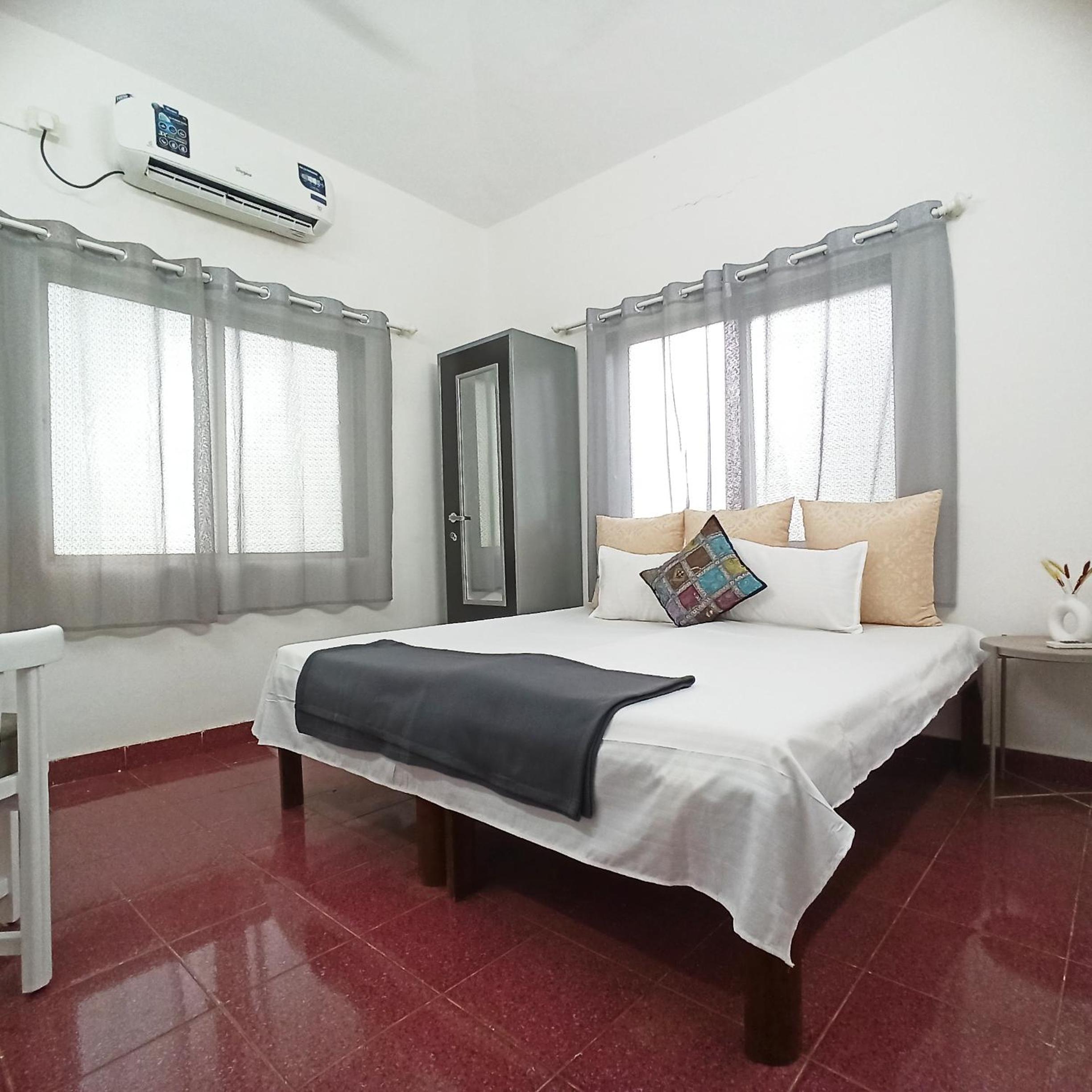 Deluxe Double Room (2 Adults + 1 Child) photo 1