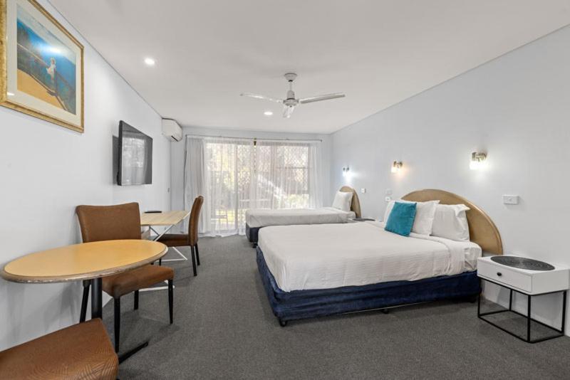 Deluxe Twin Room - Not Pet Friendly - Photo 6