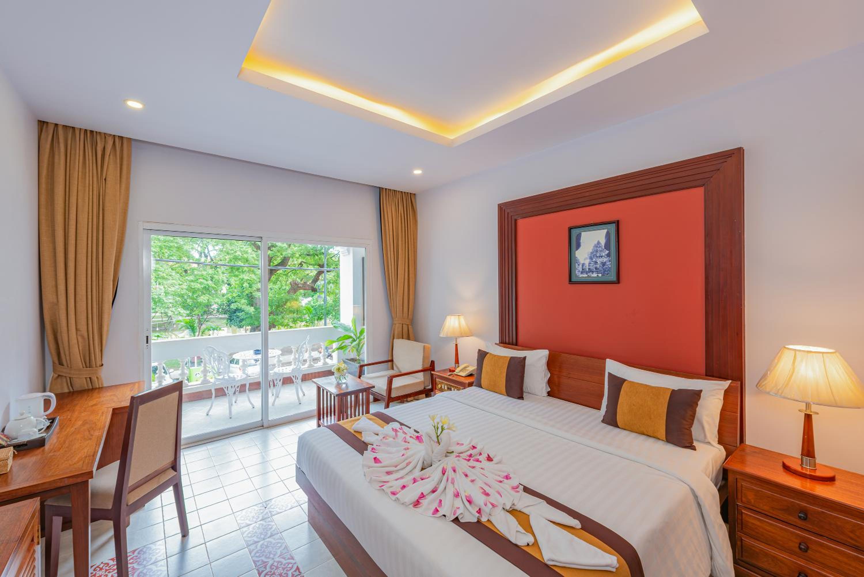 Deluxe River view with balcony