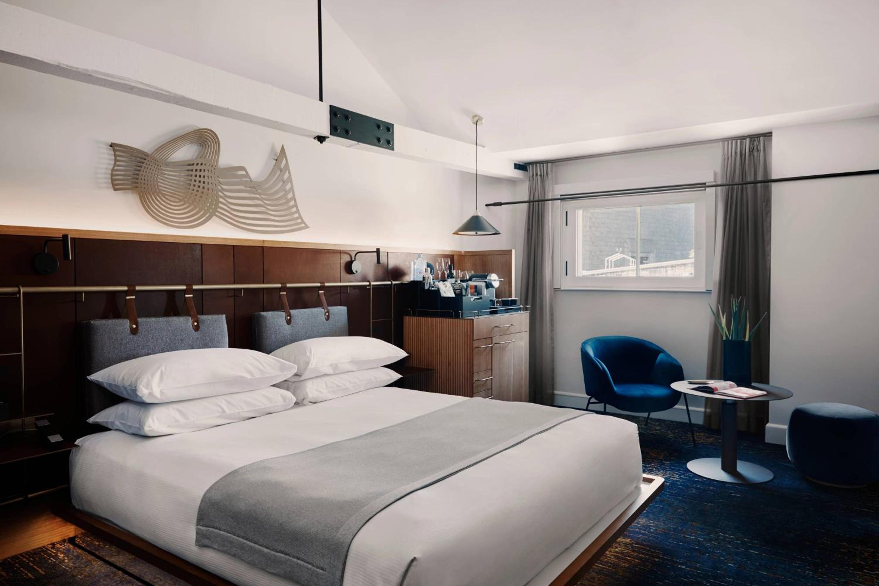 Heritage King Room