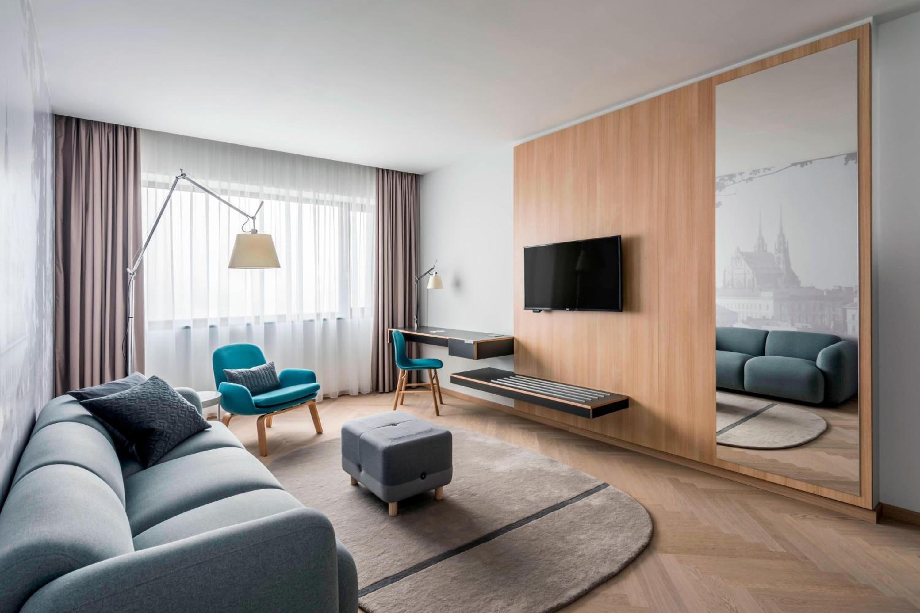 Suite with City View photo 2