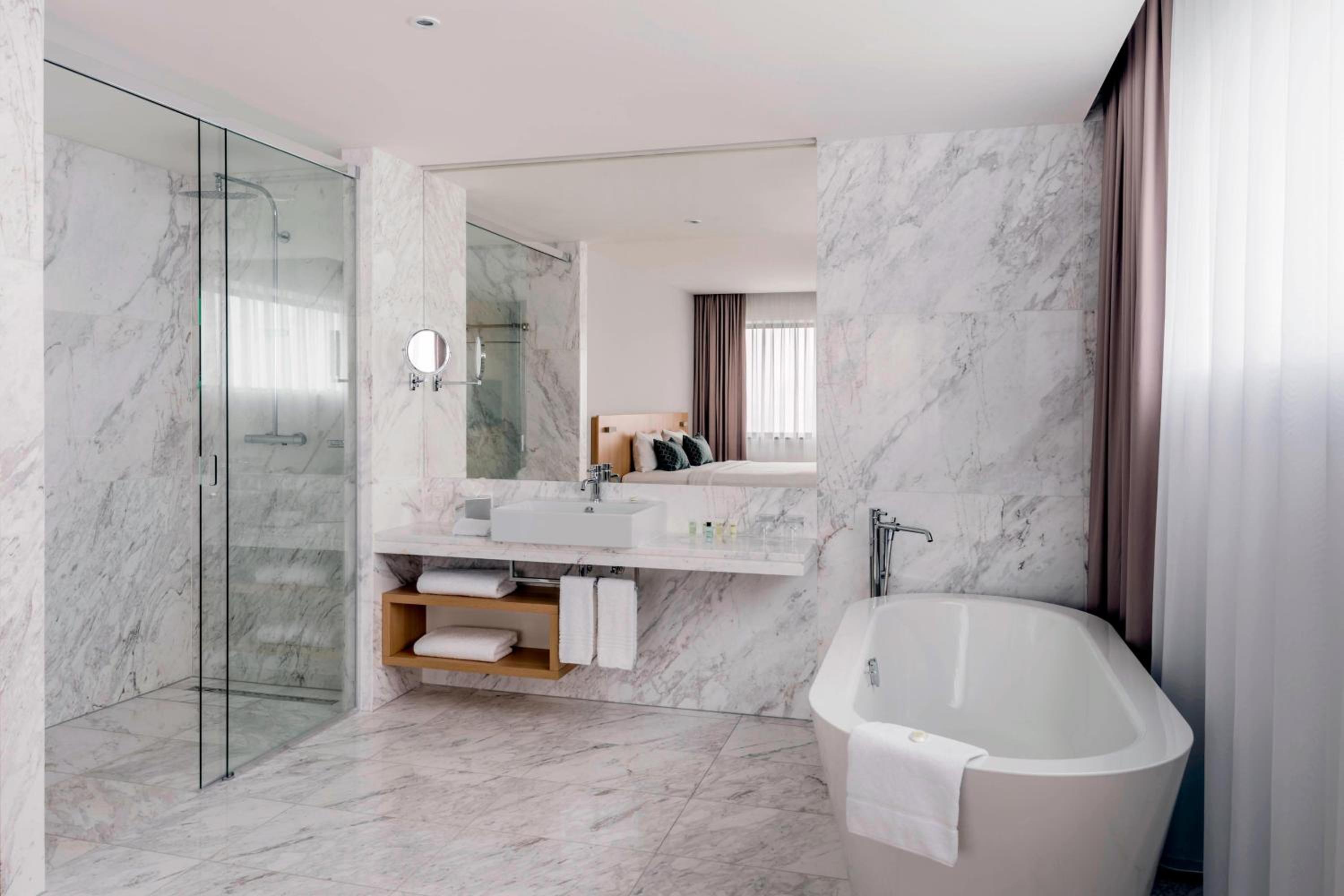 Suite with City View photo 3