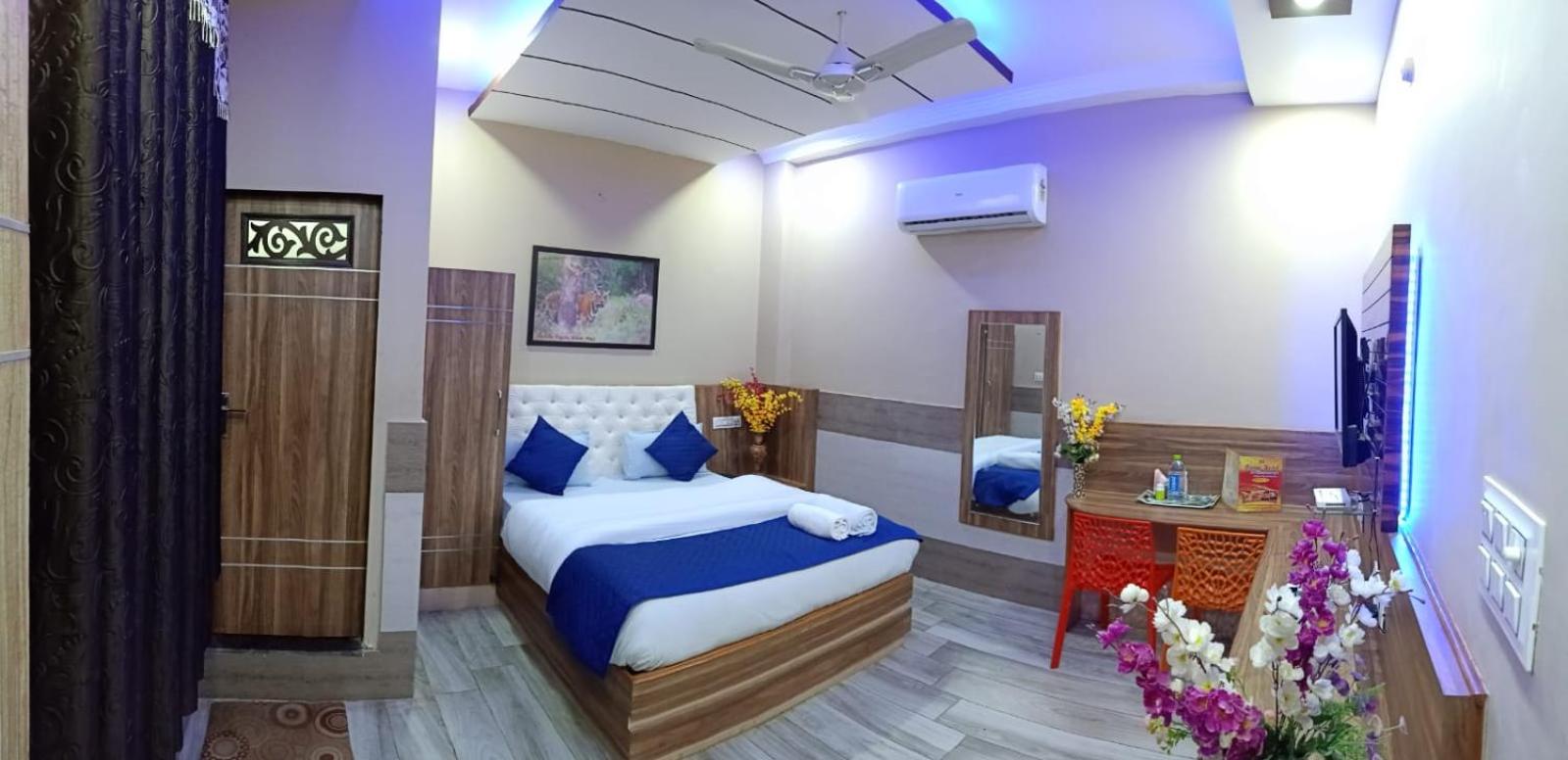 Deluxe King Room photo 1