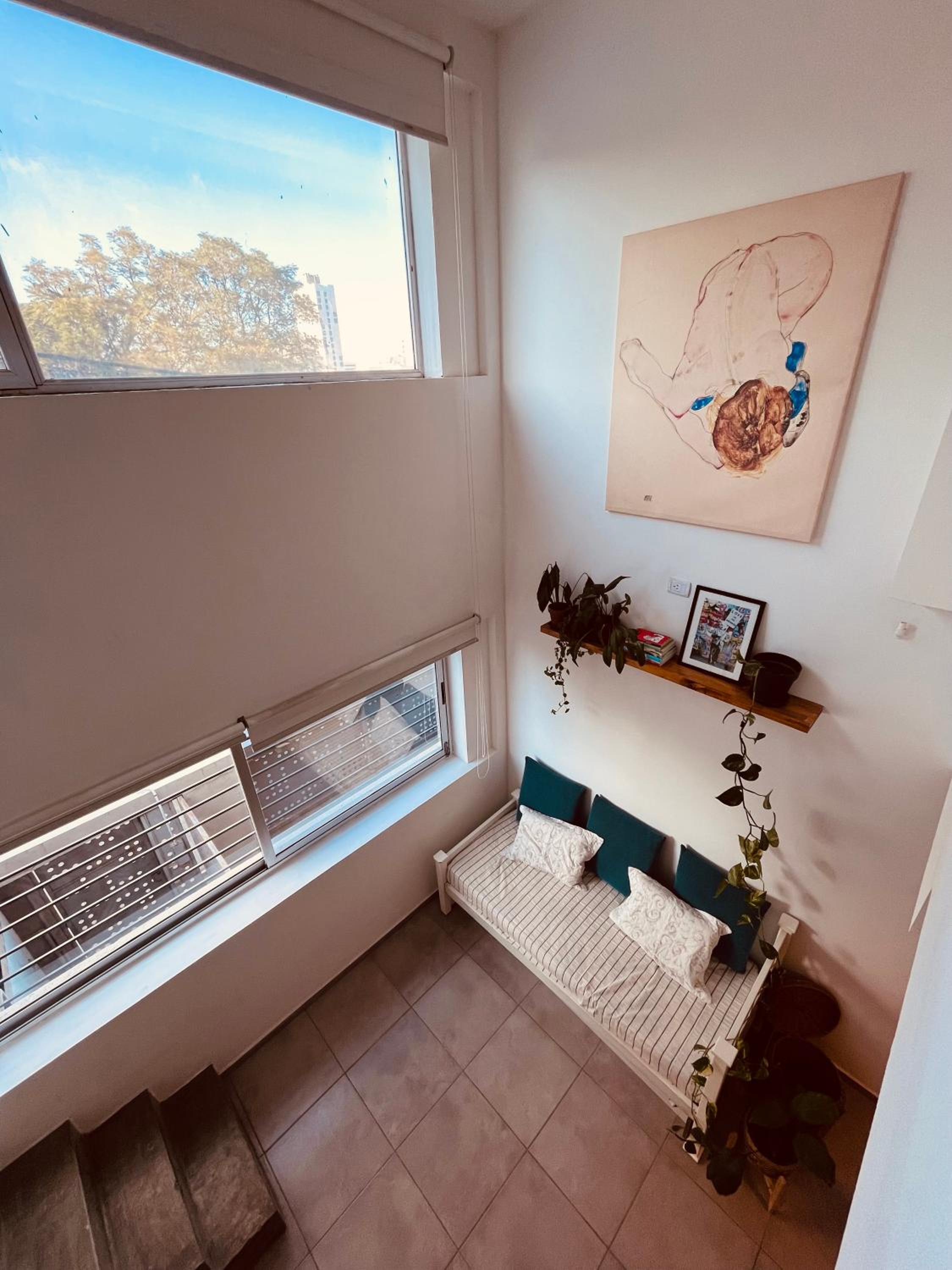 One-Bedroom Apartment photo 3