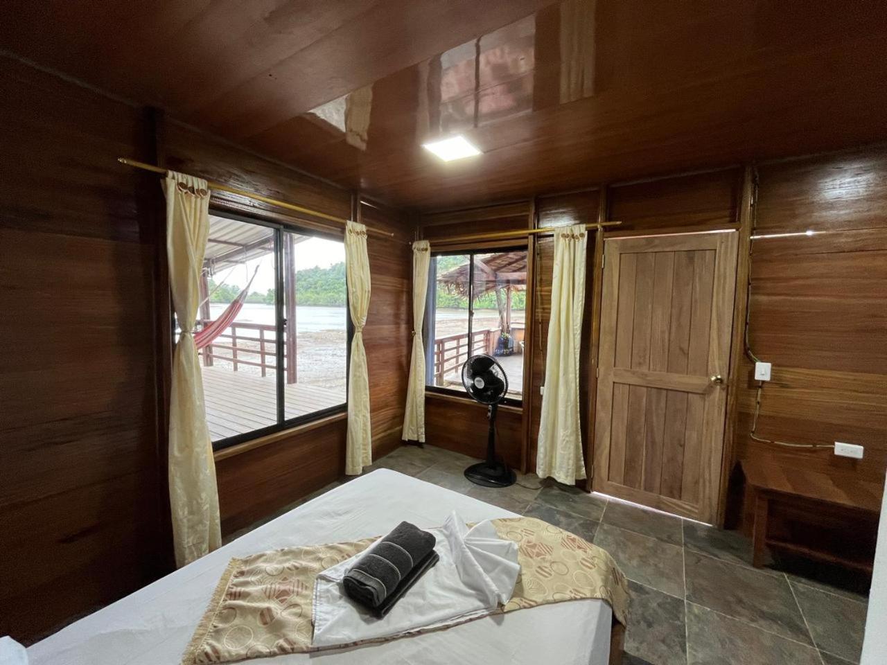Deluxe Double or Twin Room with River View photo 3