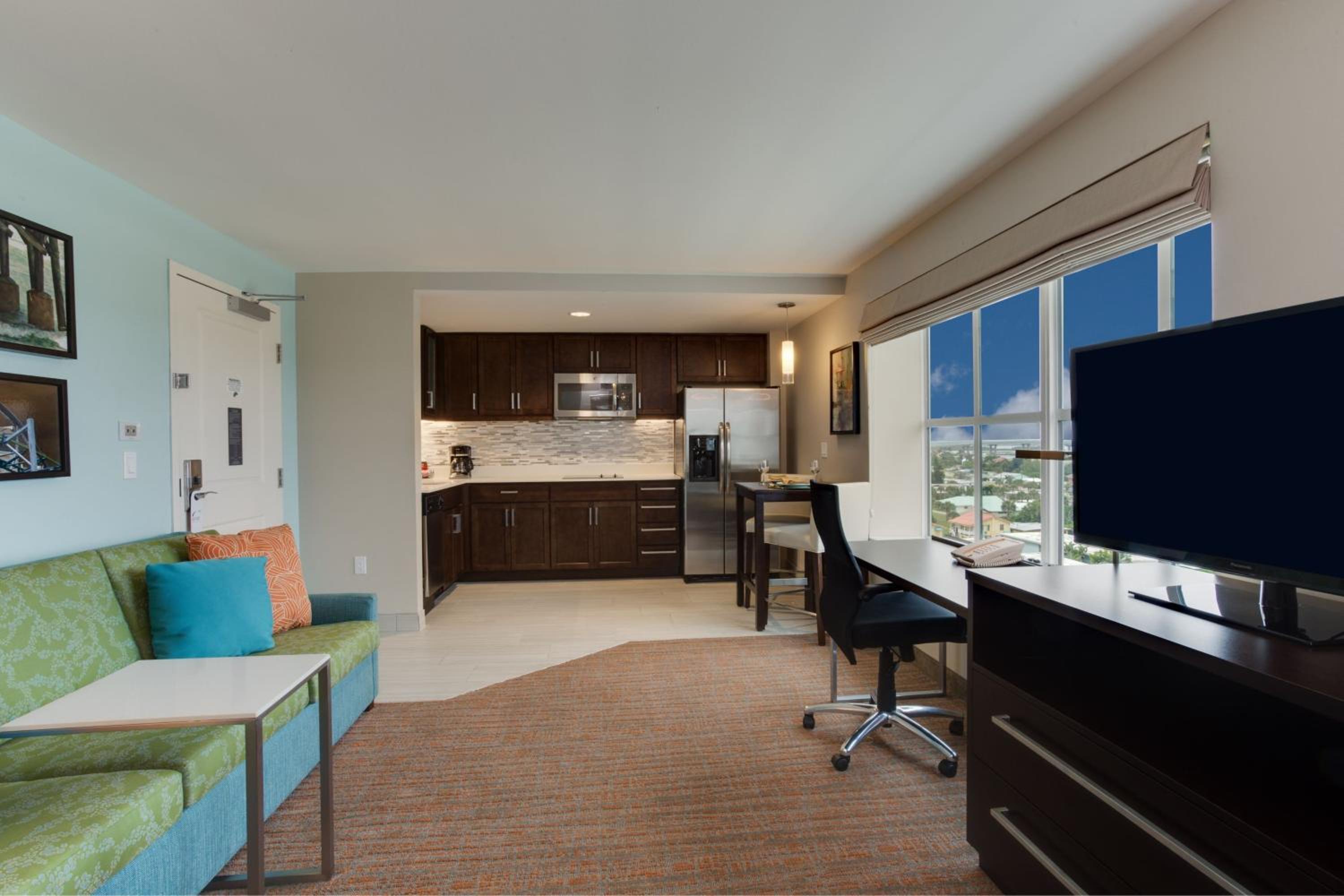 One-Bedroom King Suite with Sofa Bed - Riverview