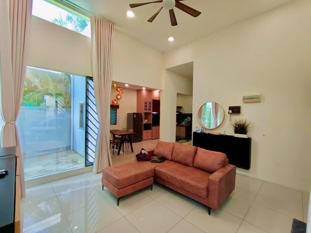 Four-Bedroom House photo 1