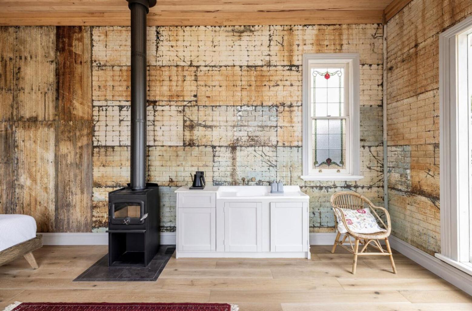 Five-Bedroom House photo 1