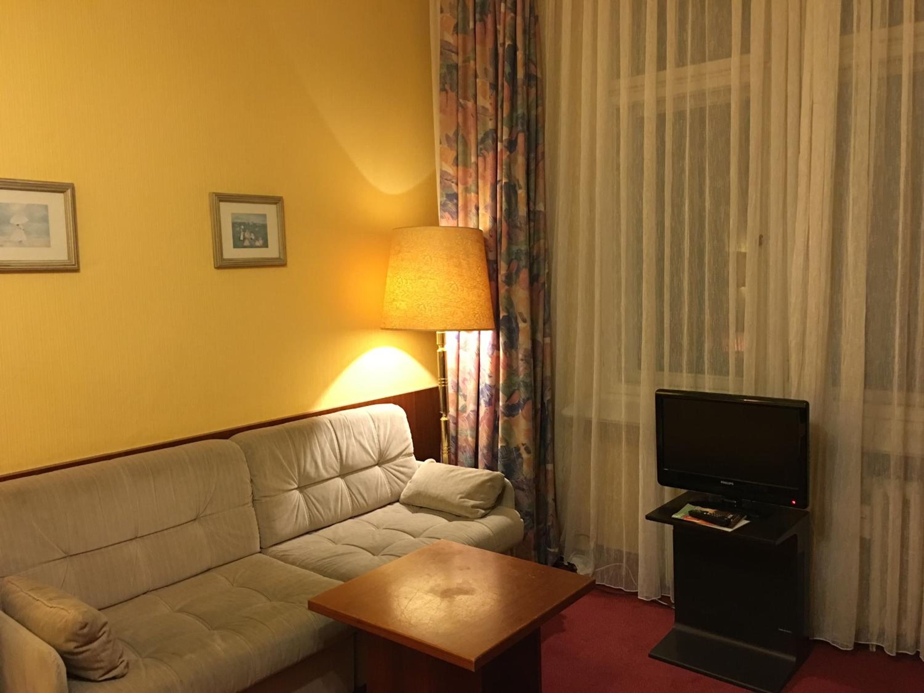 Double Room with Private External Bathroom photo 2