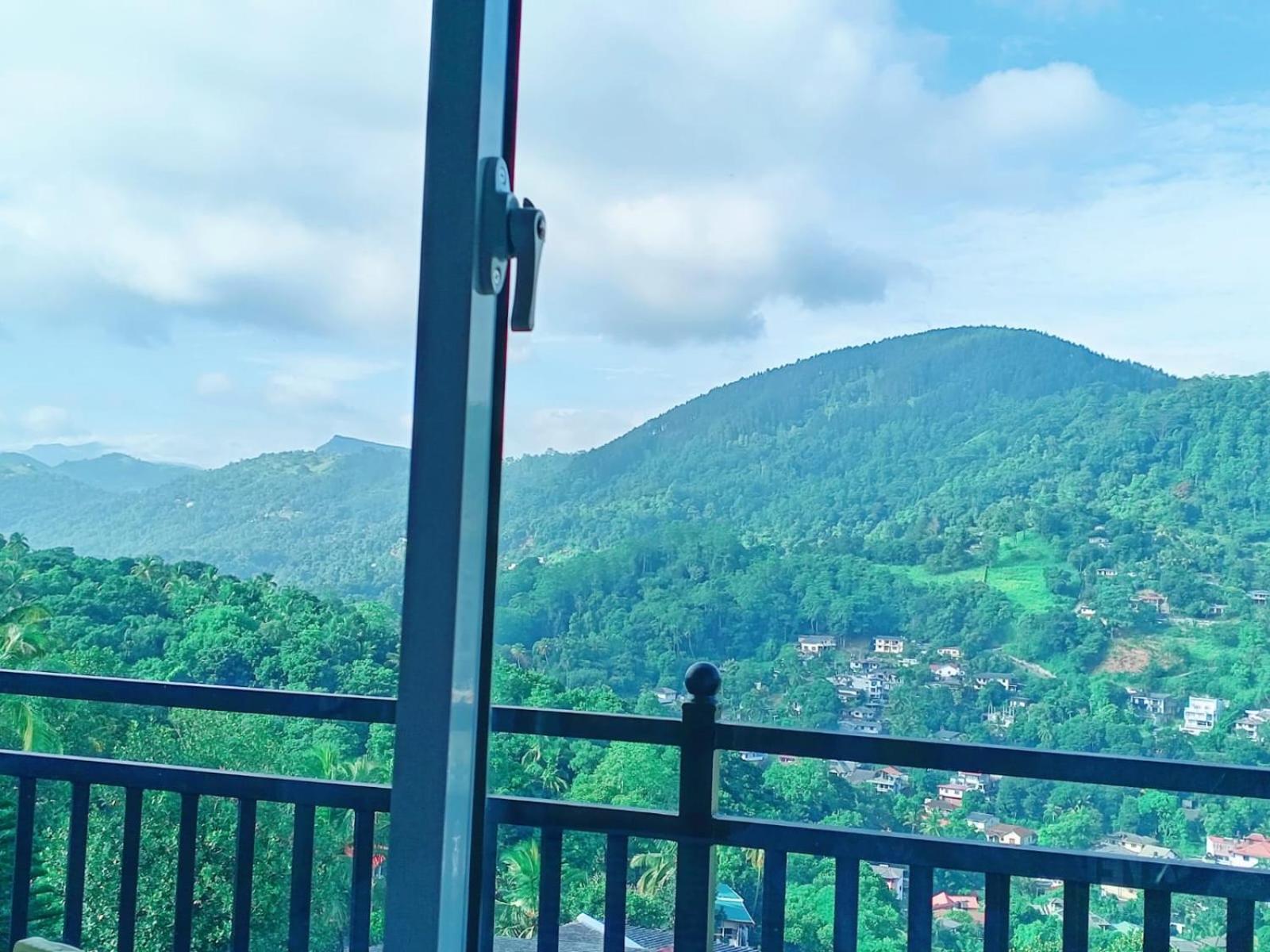 Deluxe Double Room With Balcony photo 3
