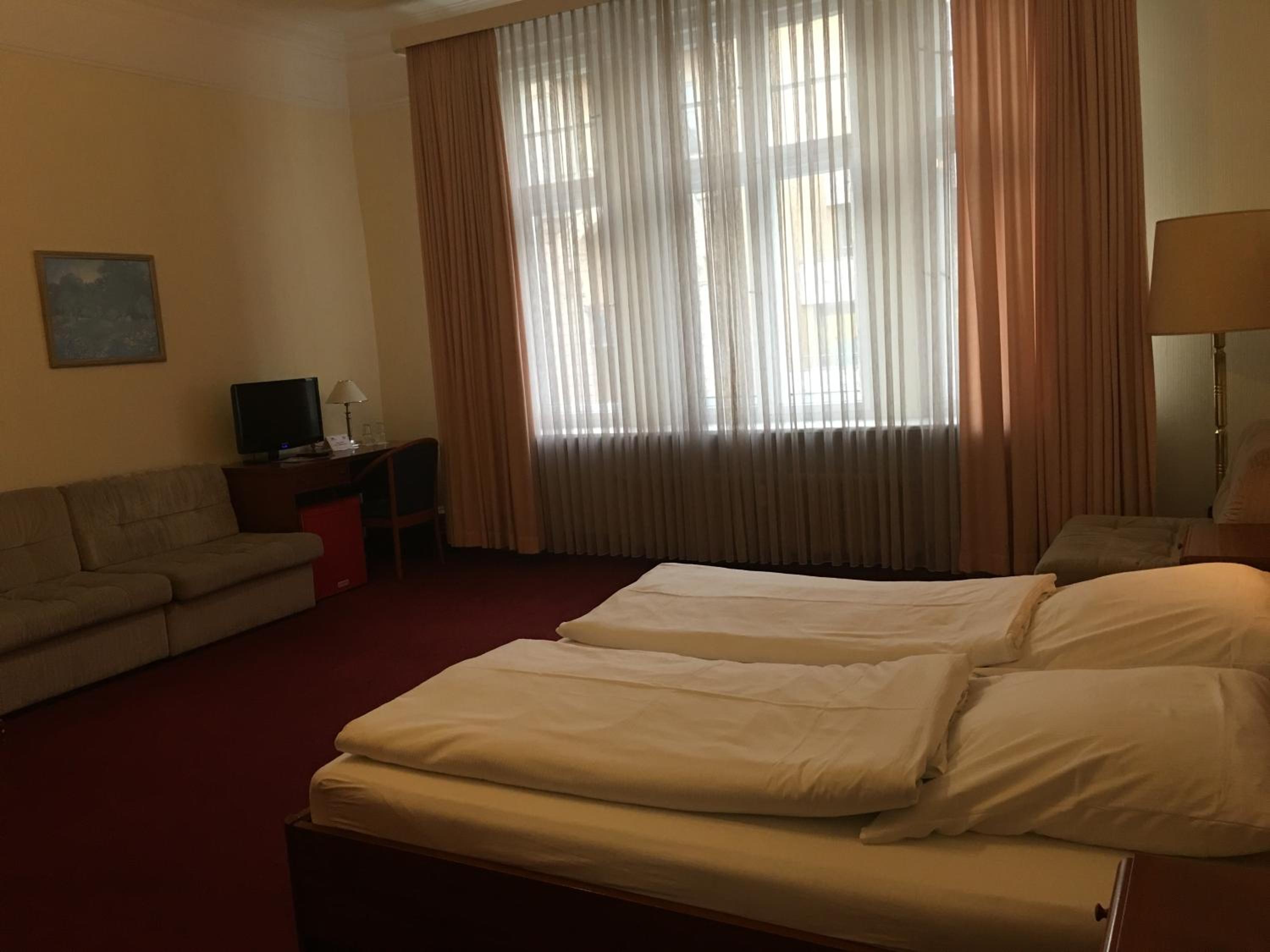 Double Room with Private External Bathroom photo 1
