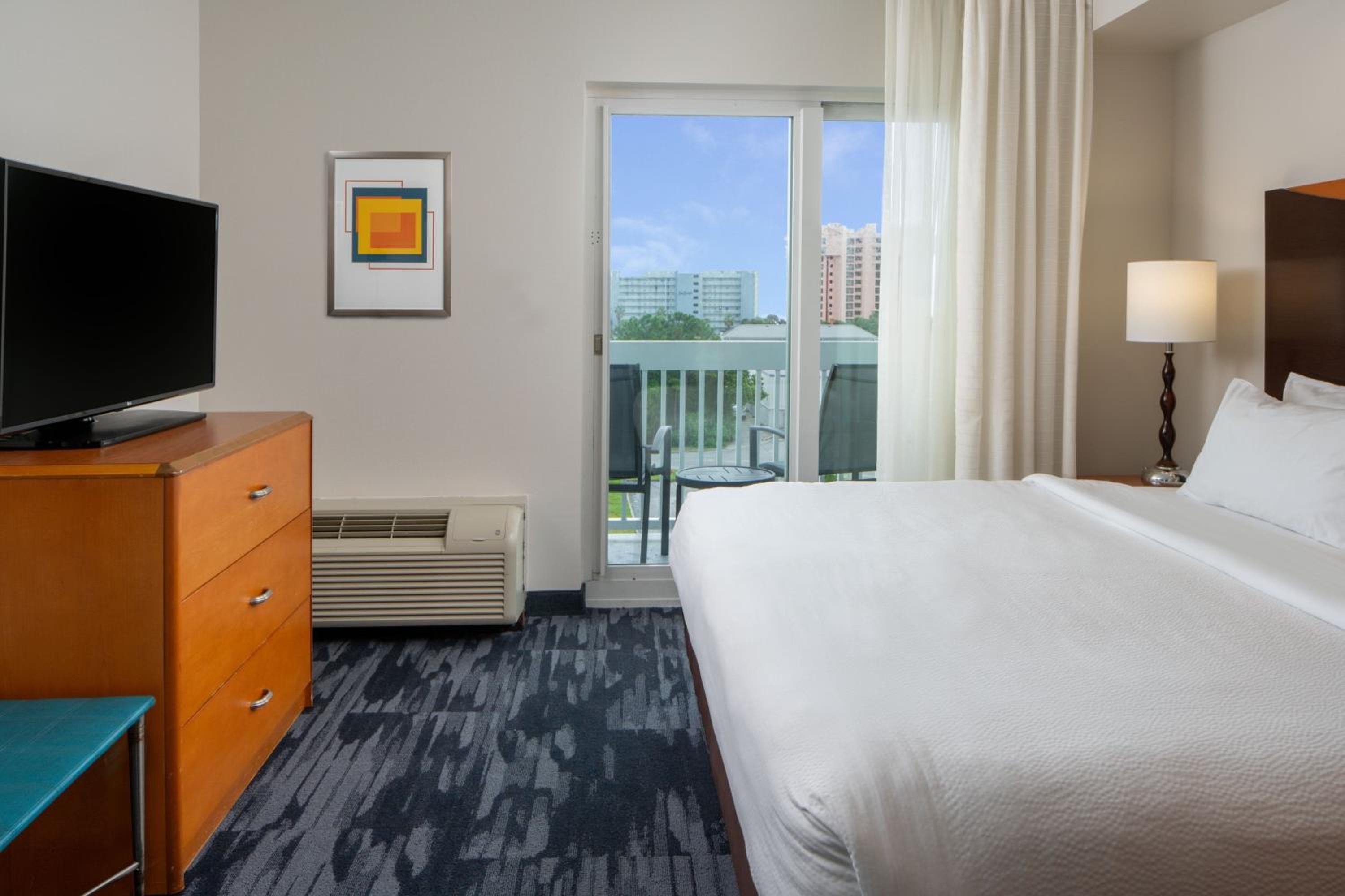 King Room with Balcony - Photo 1