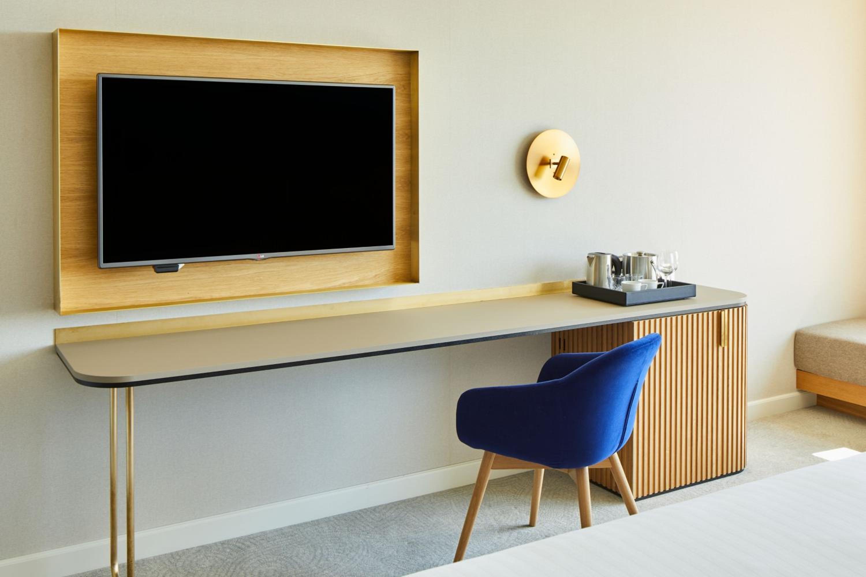 Executive Room - Photo 7