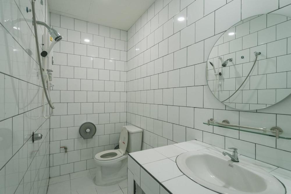 Three-Bedroom Townhouse - Photo 26