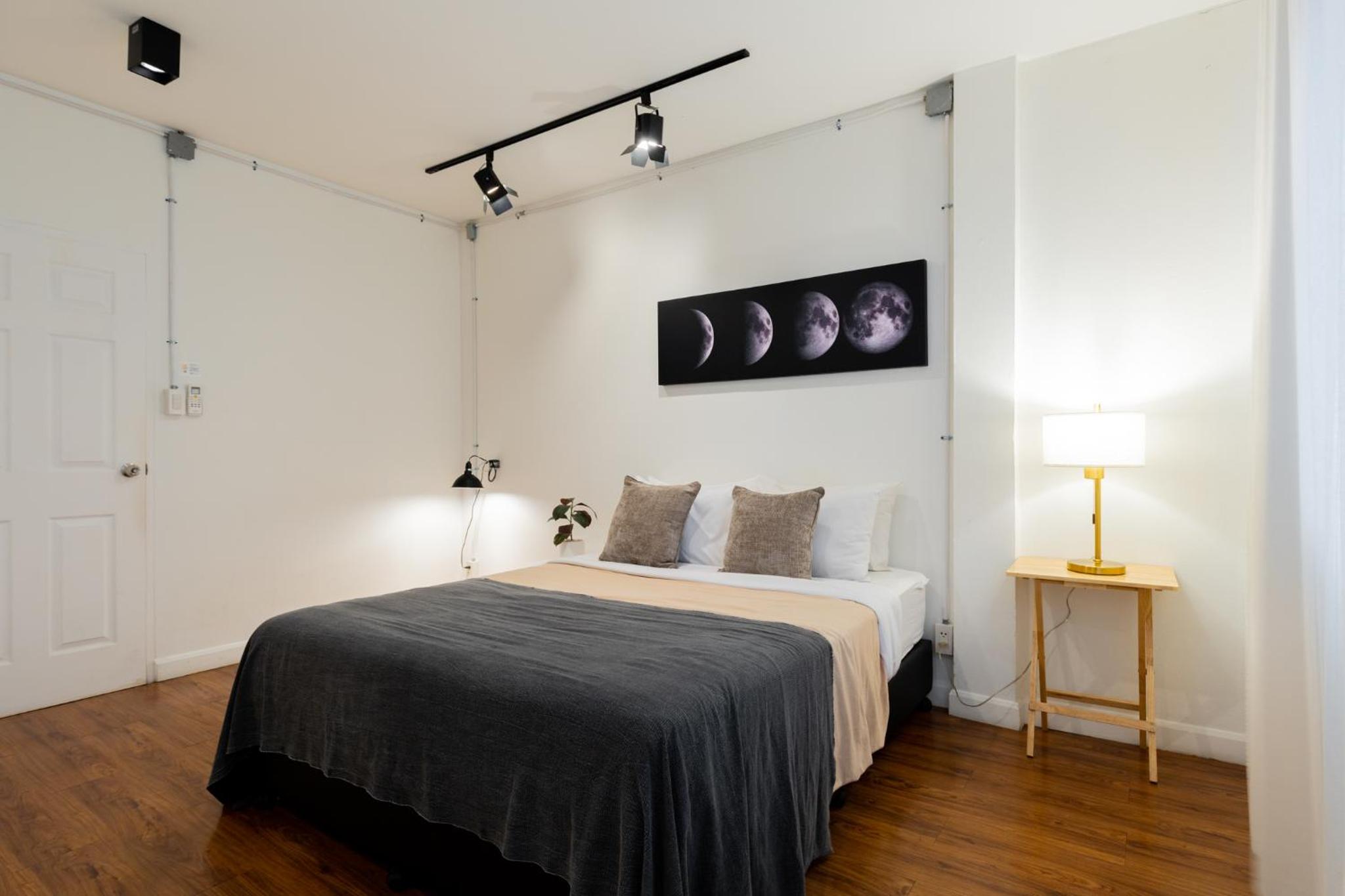 Three-Bedroom Townhouse - Photo 23