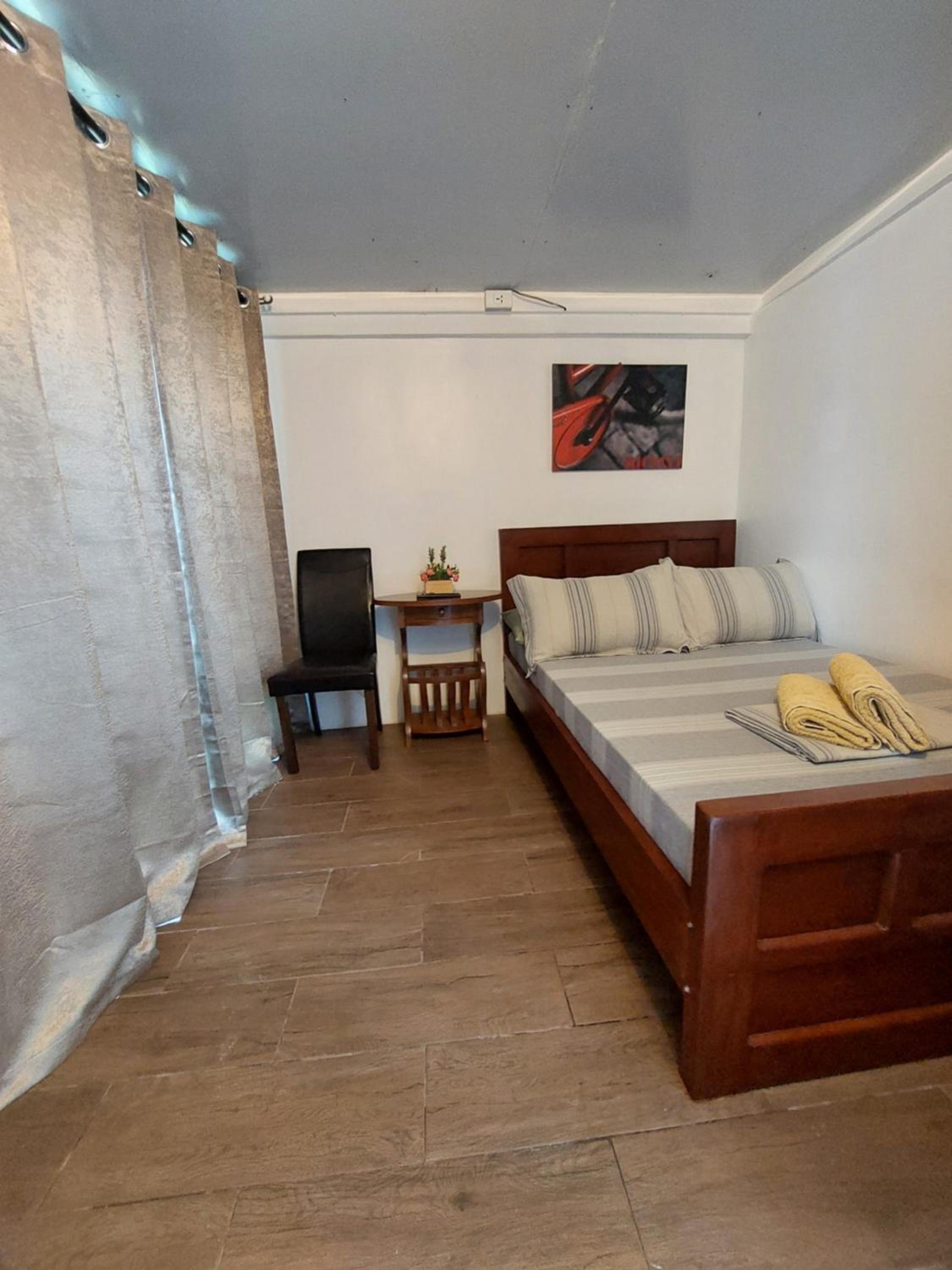 Single Room with Private Bathroom photo 3