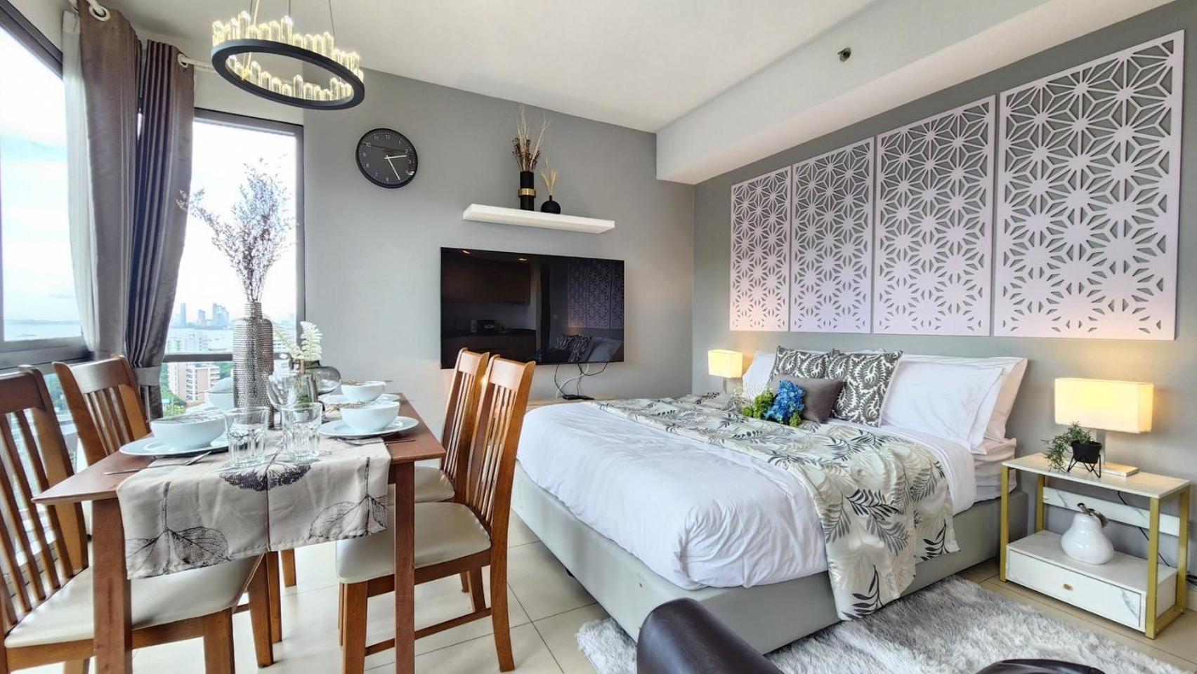 Three-Bedroom Apartment with Sea View photo 1
