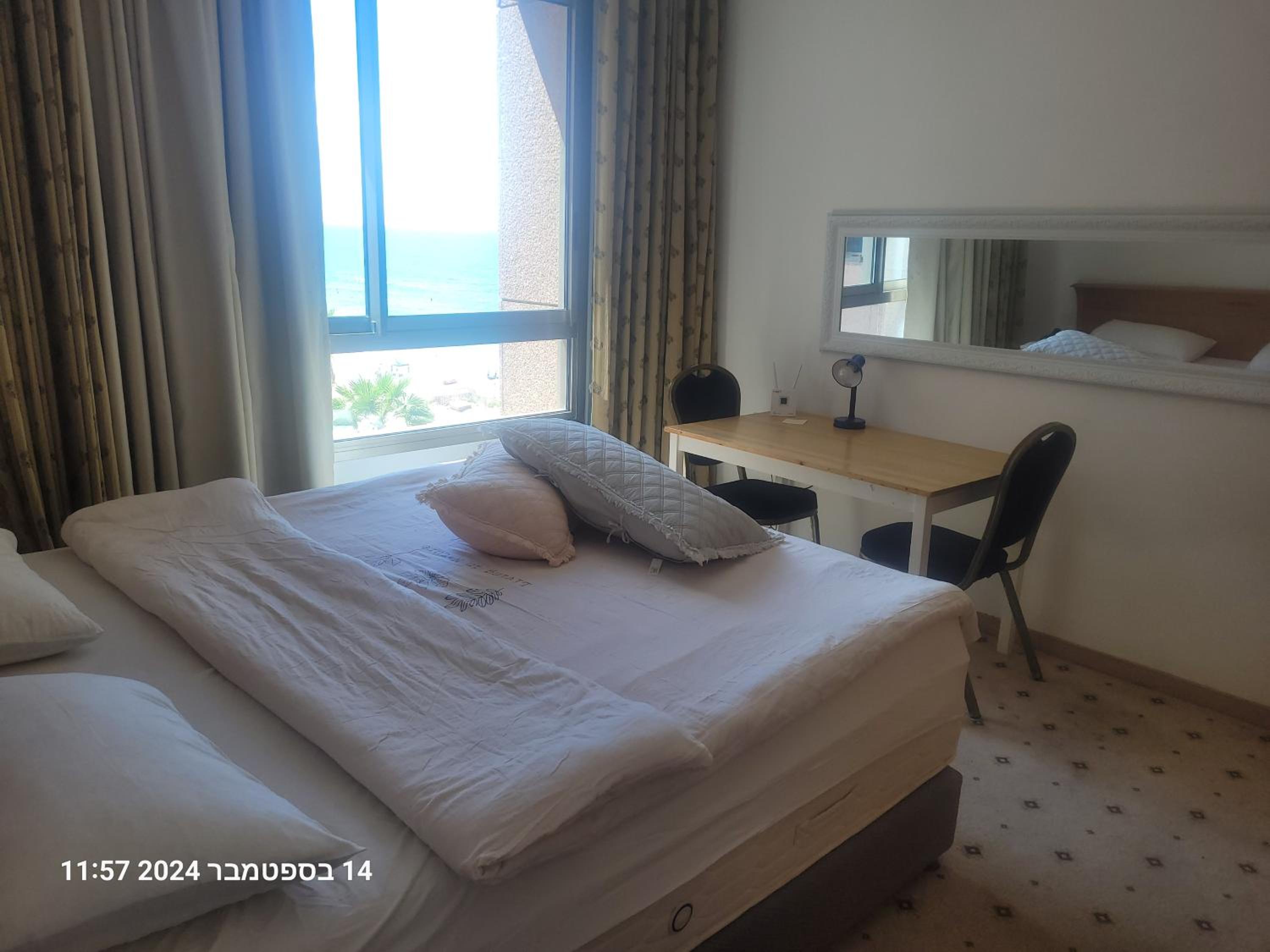 Family Room with Sea View photo 3