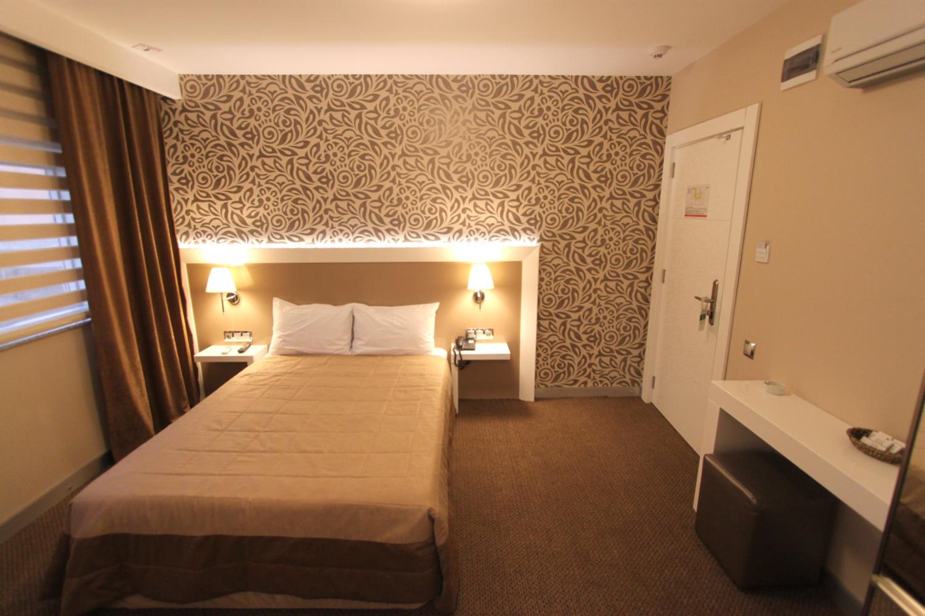 Standard Double or Twin Room photo 1