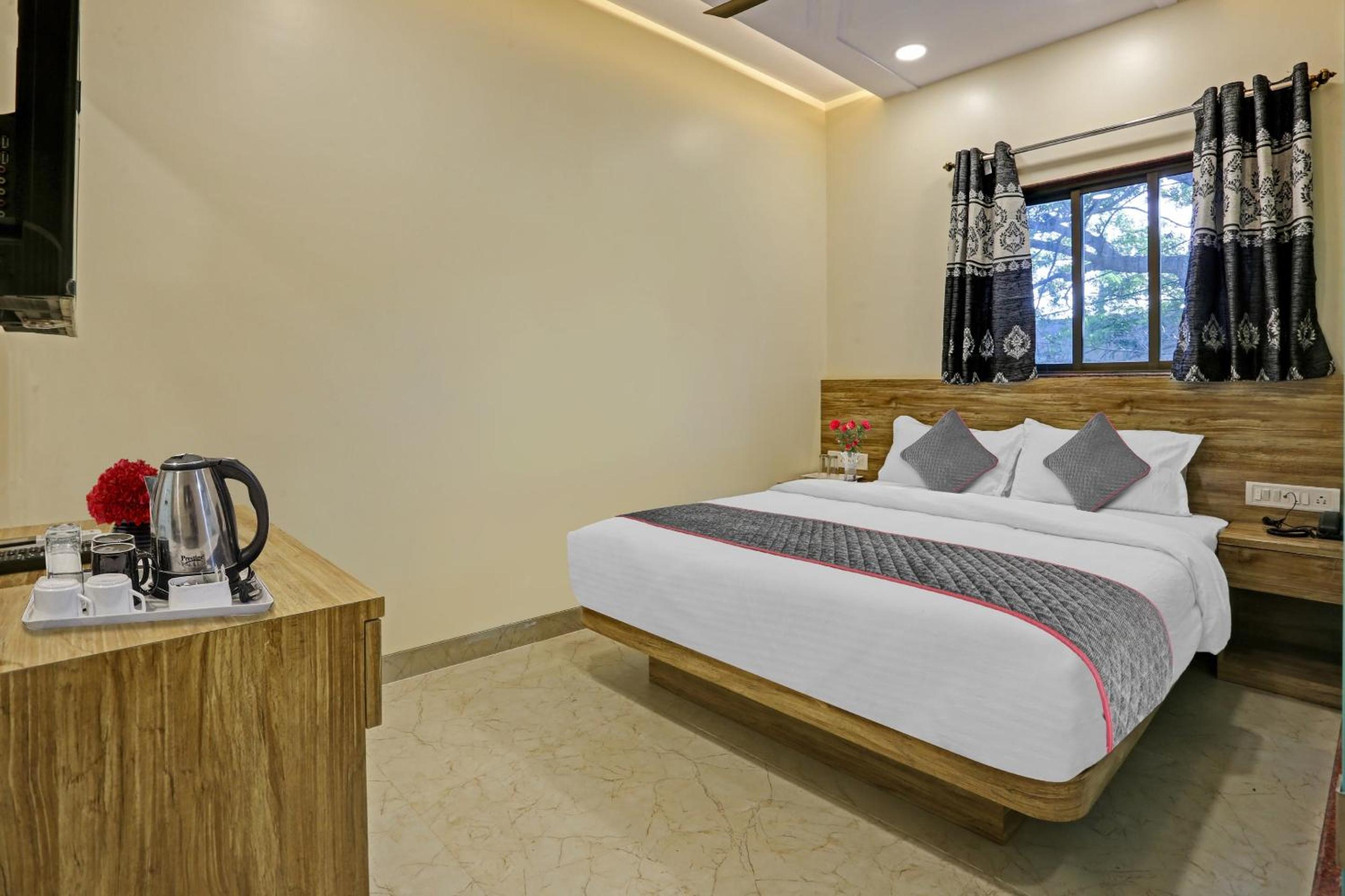 Classic Triple Room - Photo 12