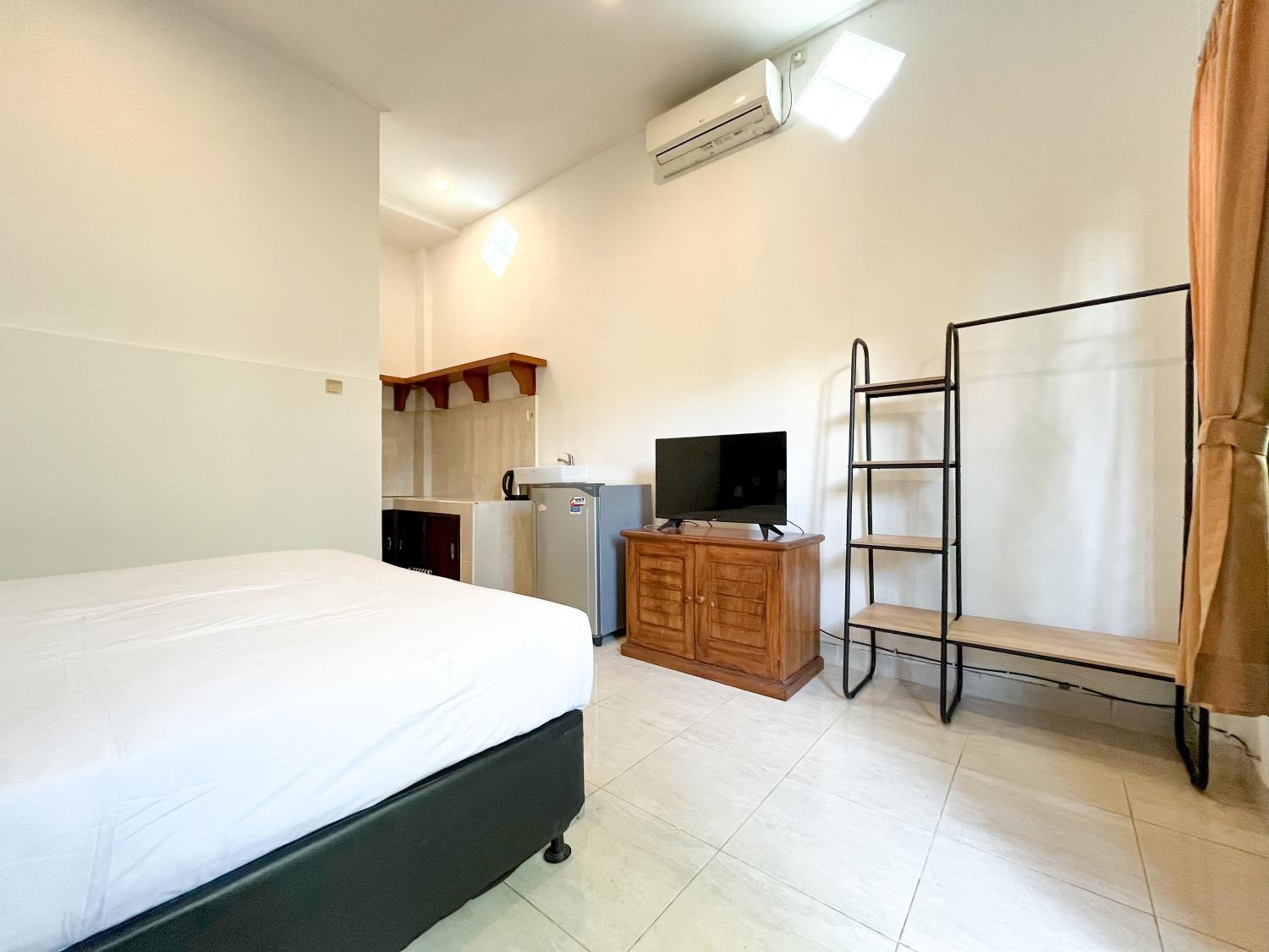 Standard Double Room - Photo 13