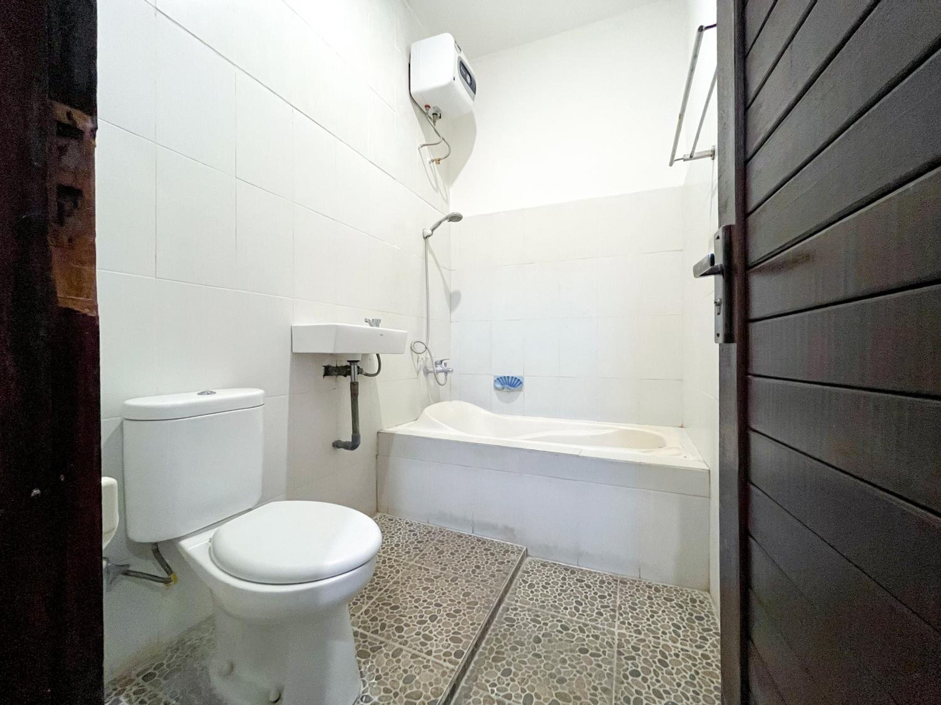 Standard Double Room - Photo 7