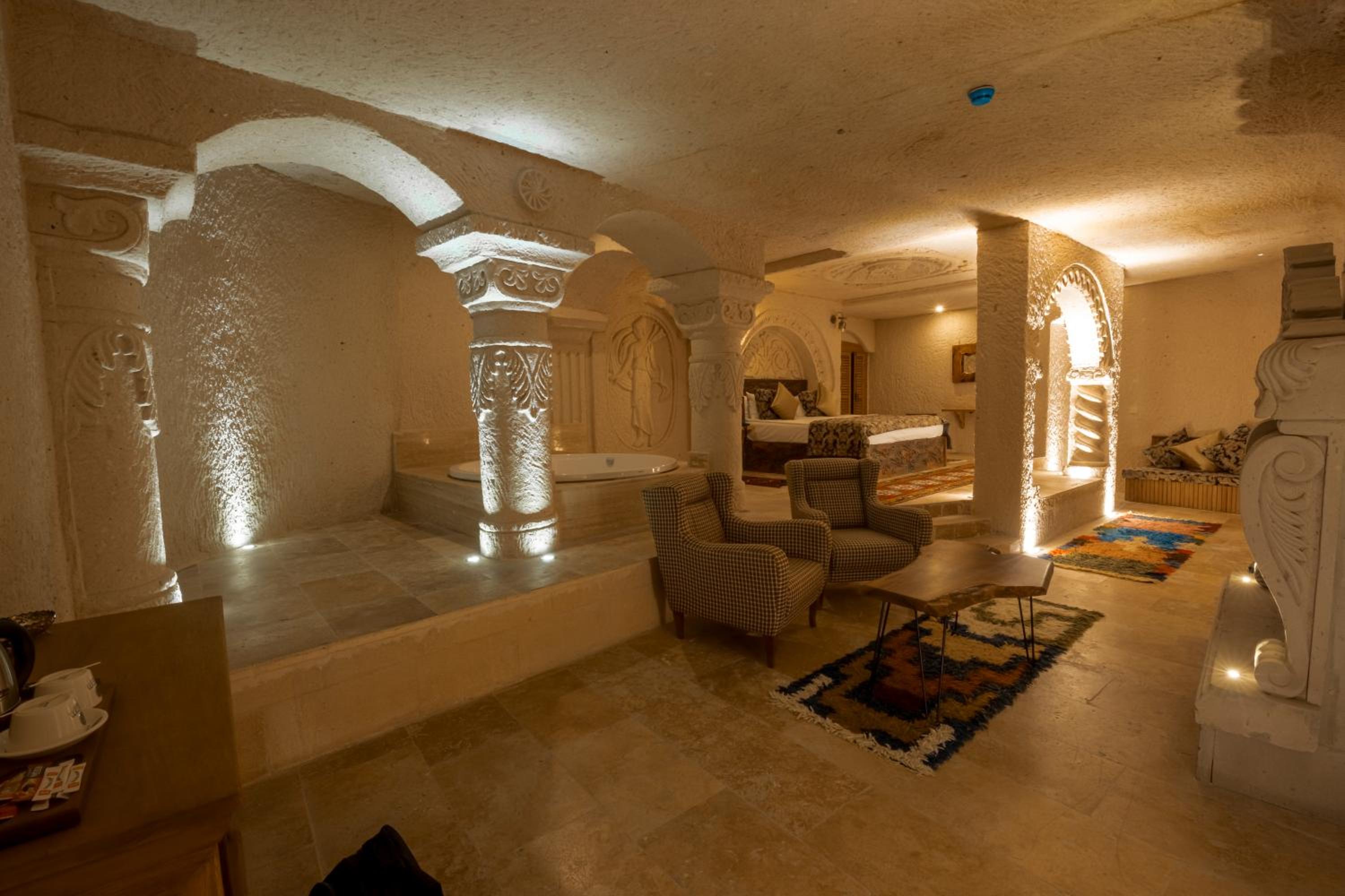 King Room with Spa Bath - Photo 1
