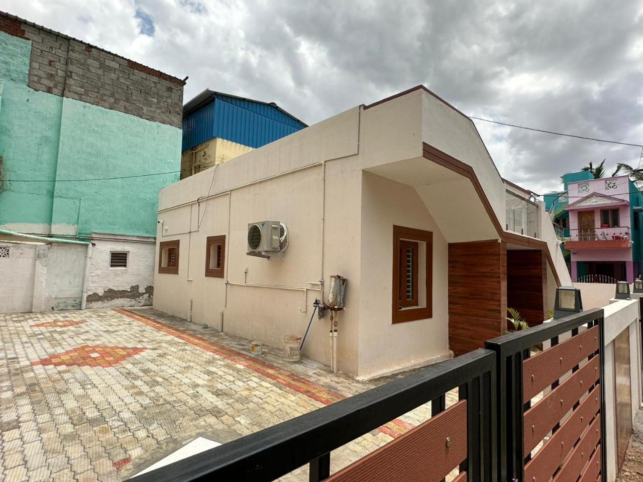 Three-Bedroom House photo 2