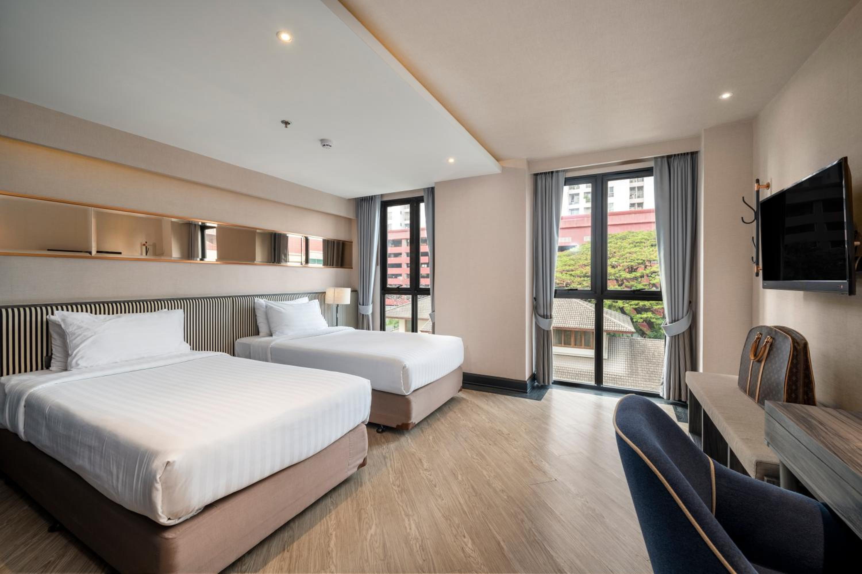 Deluxe with One Twin Bed and 2 Adults Occupancy (Non Smoking) photo 2