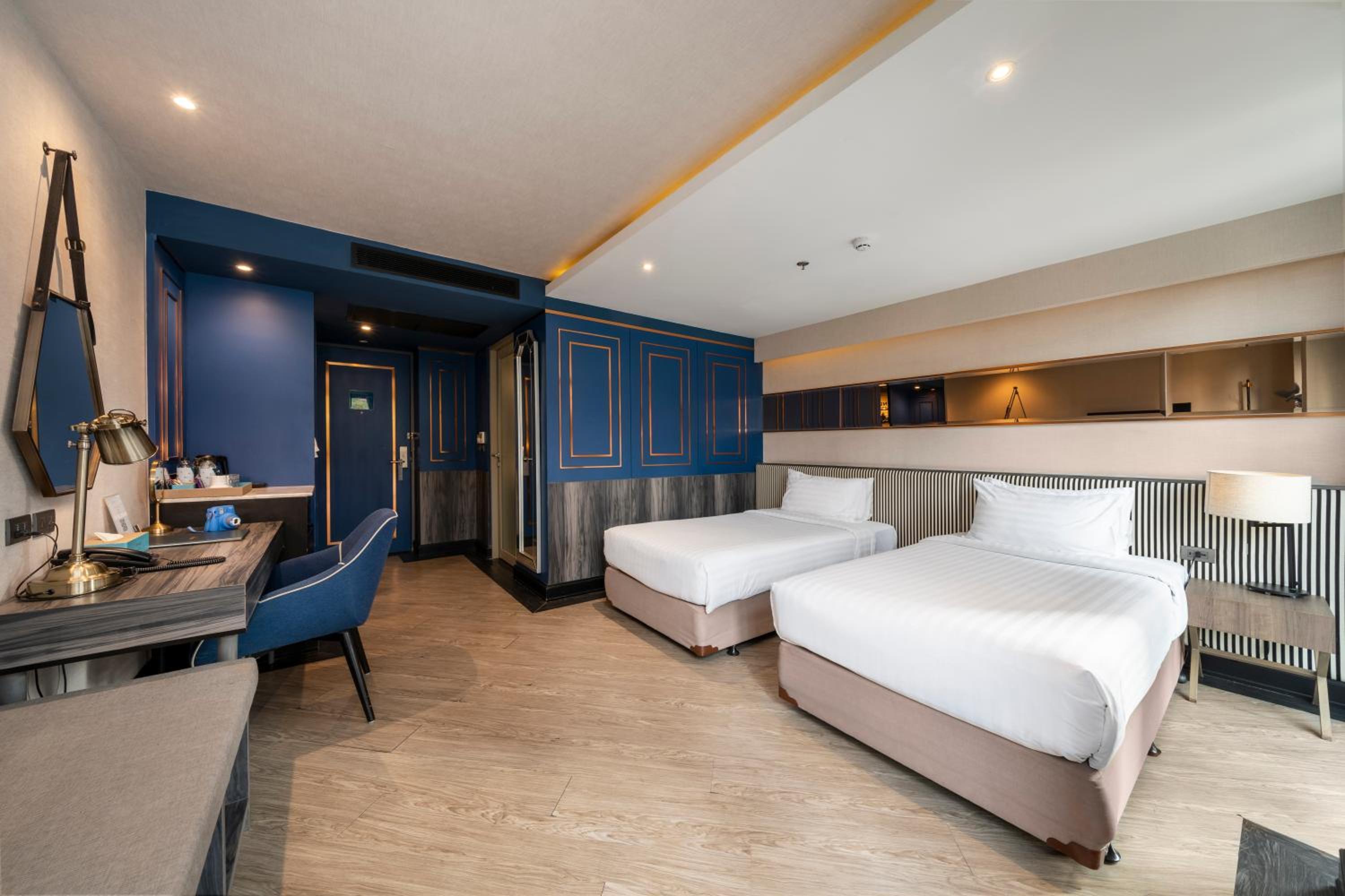 Deluxe with One Twin Bed and 2 Adults Occupancy (Non Smoking) photo 3