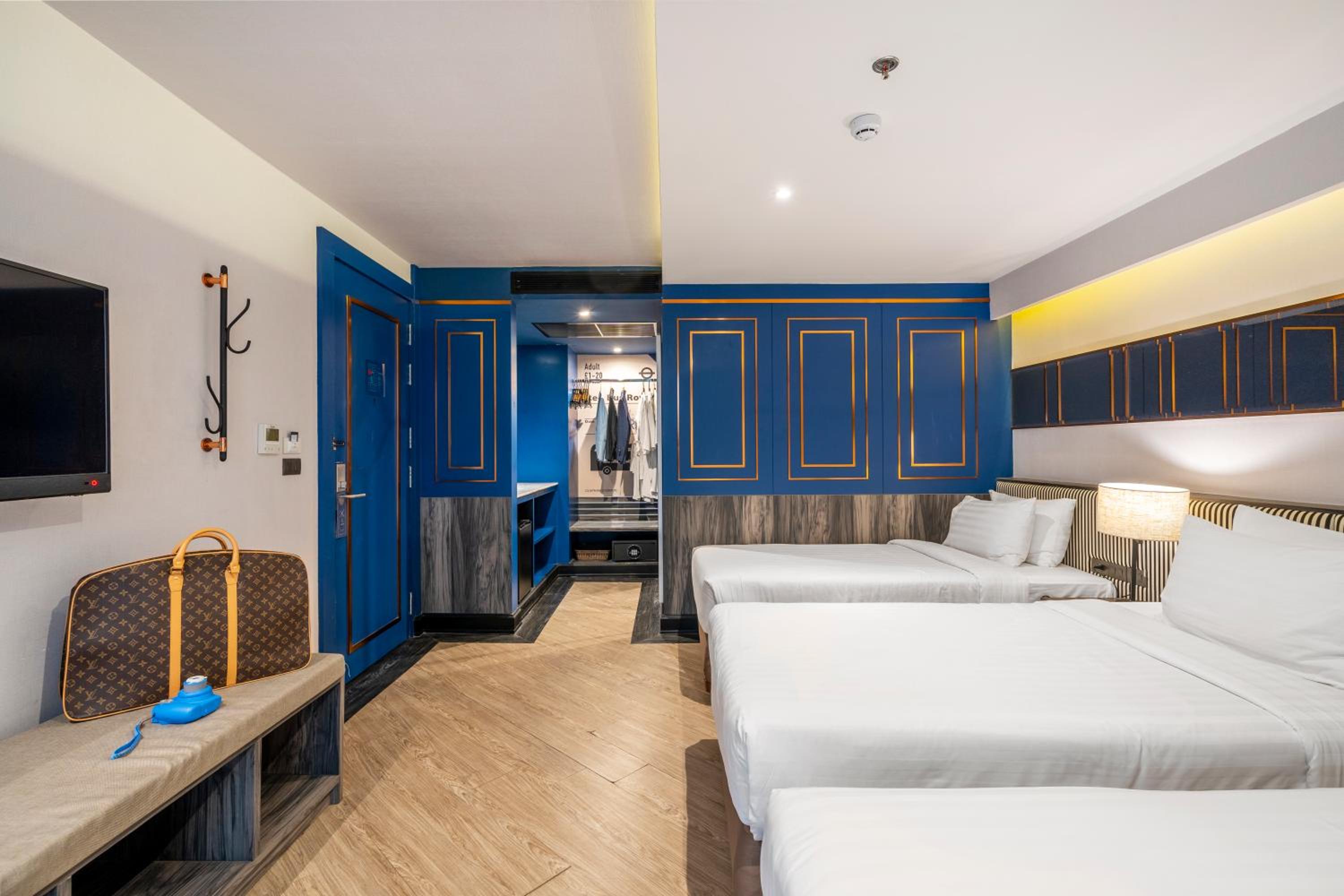 Deluxe Triple Room with 3 Adults Occupancy (Non Smoking) photo 1