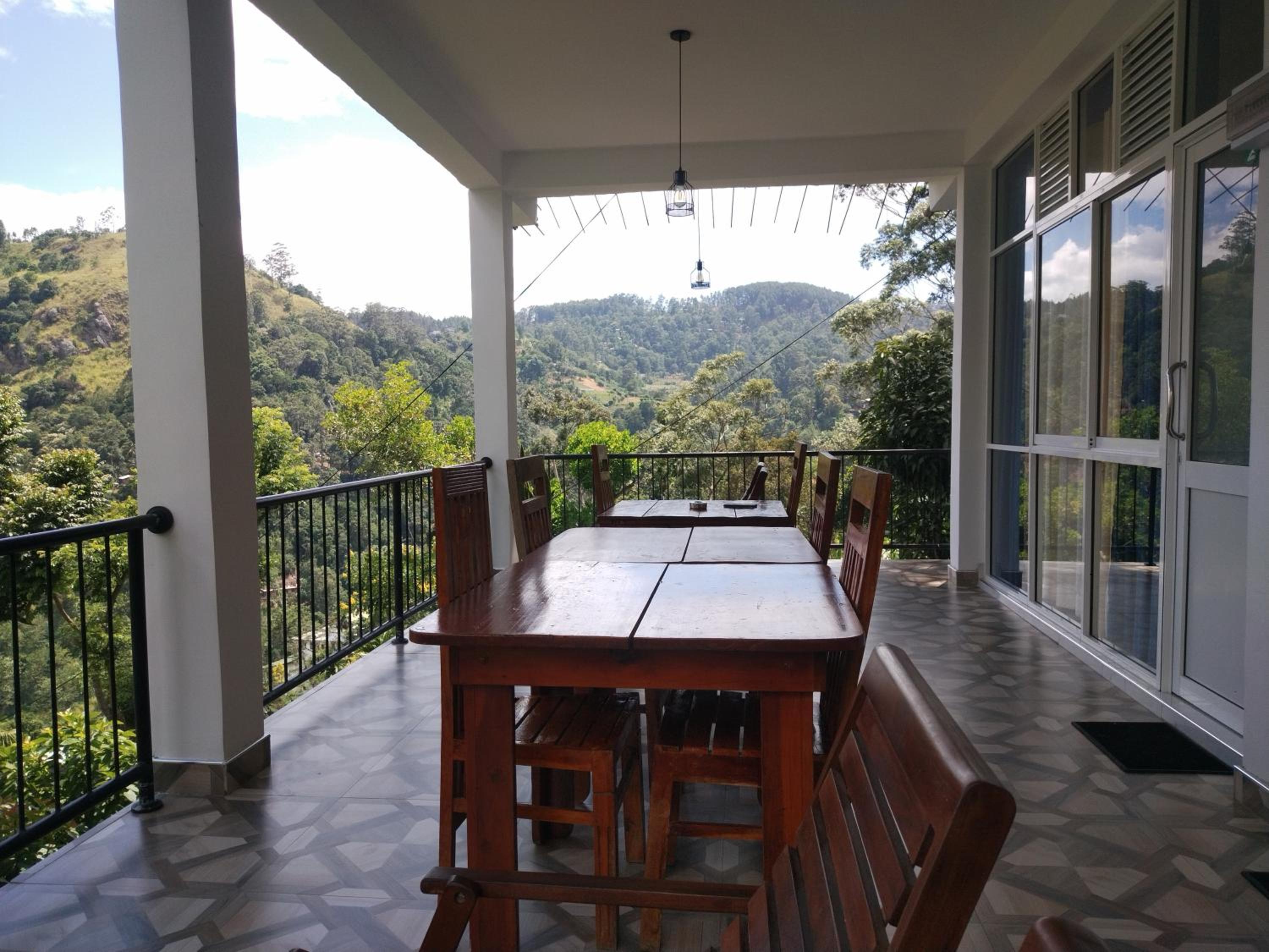 Family Room with Mountain View photo 3