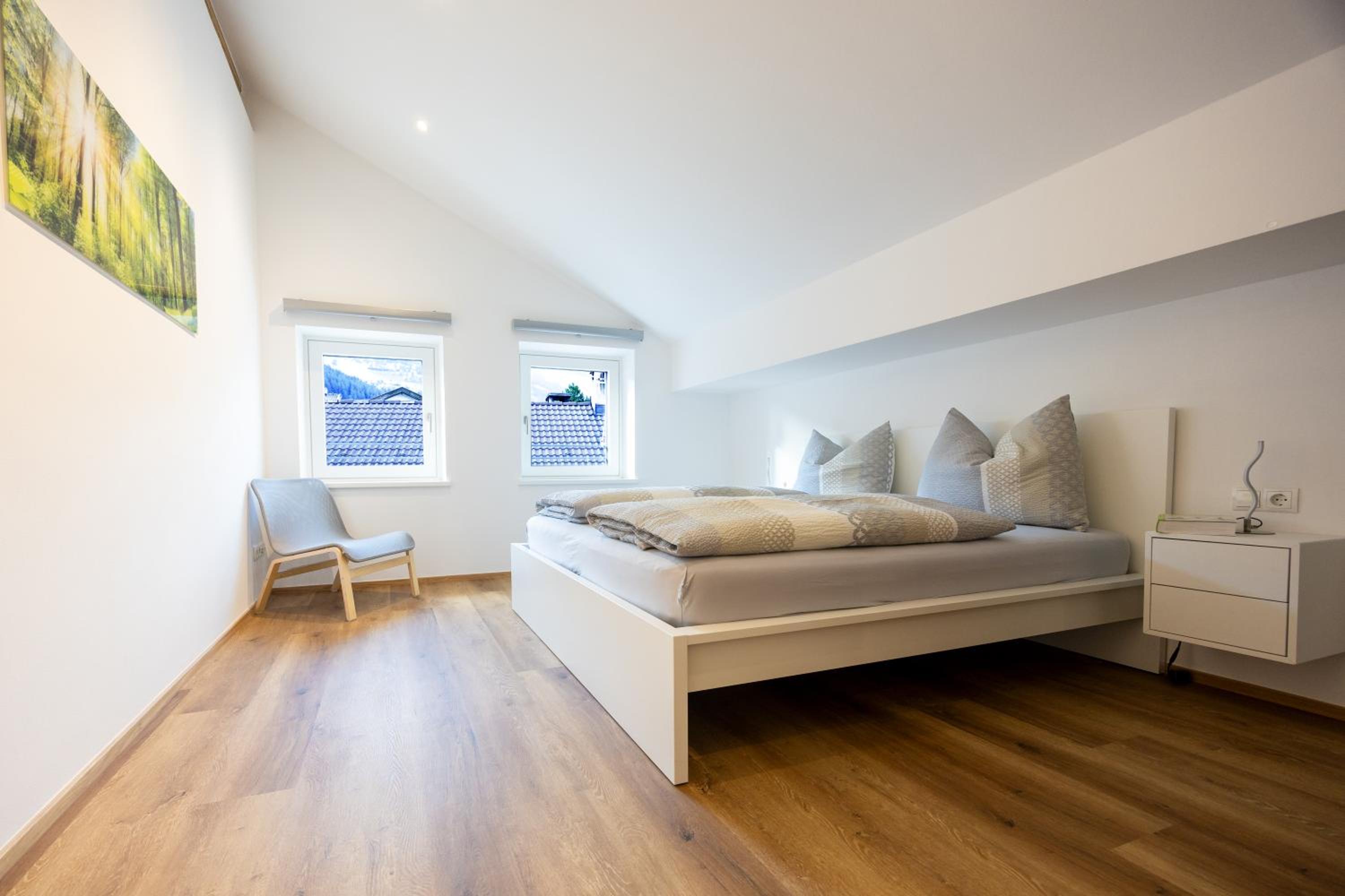 One-Bedroom Apartment - Non-Smoking photo 1