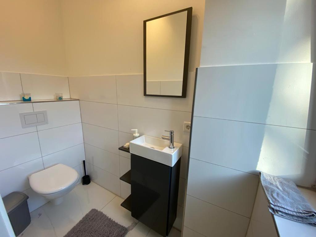 Three-Bedroom House photo 2