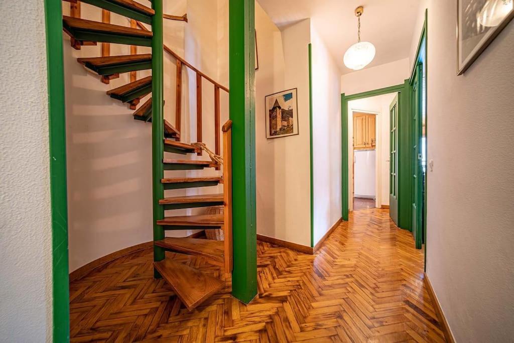 Apartment photo 2