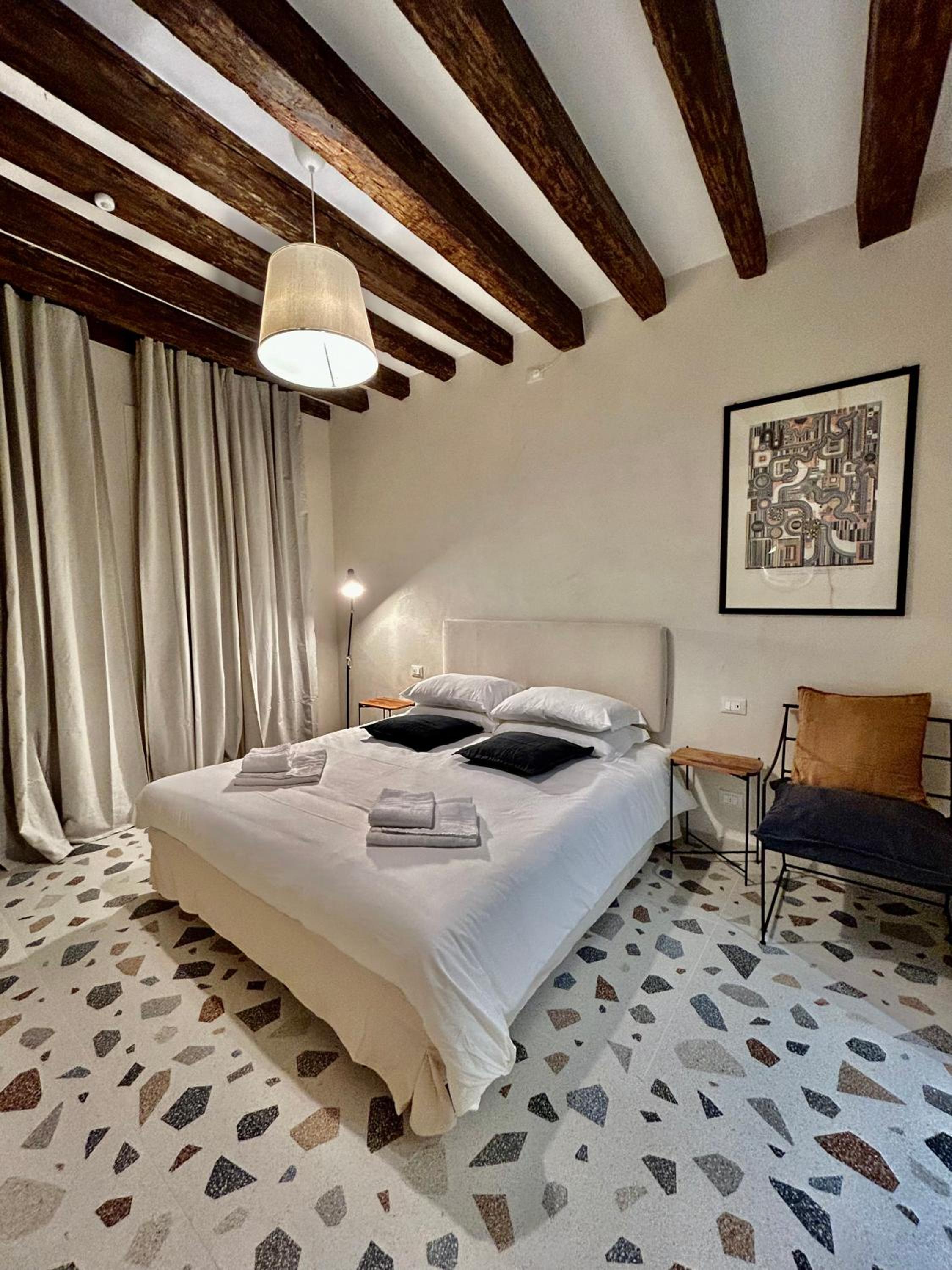 Double Room with Private Bathroom photo 1