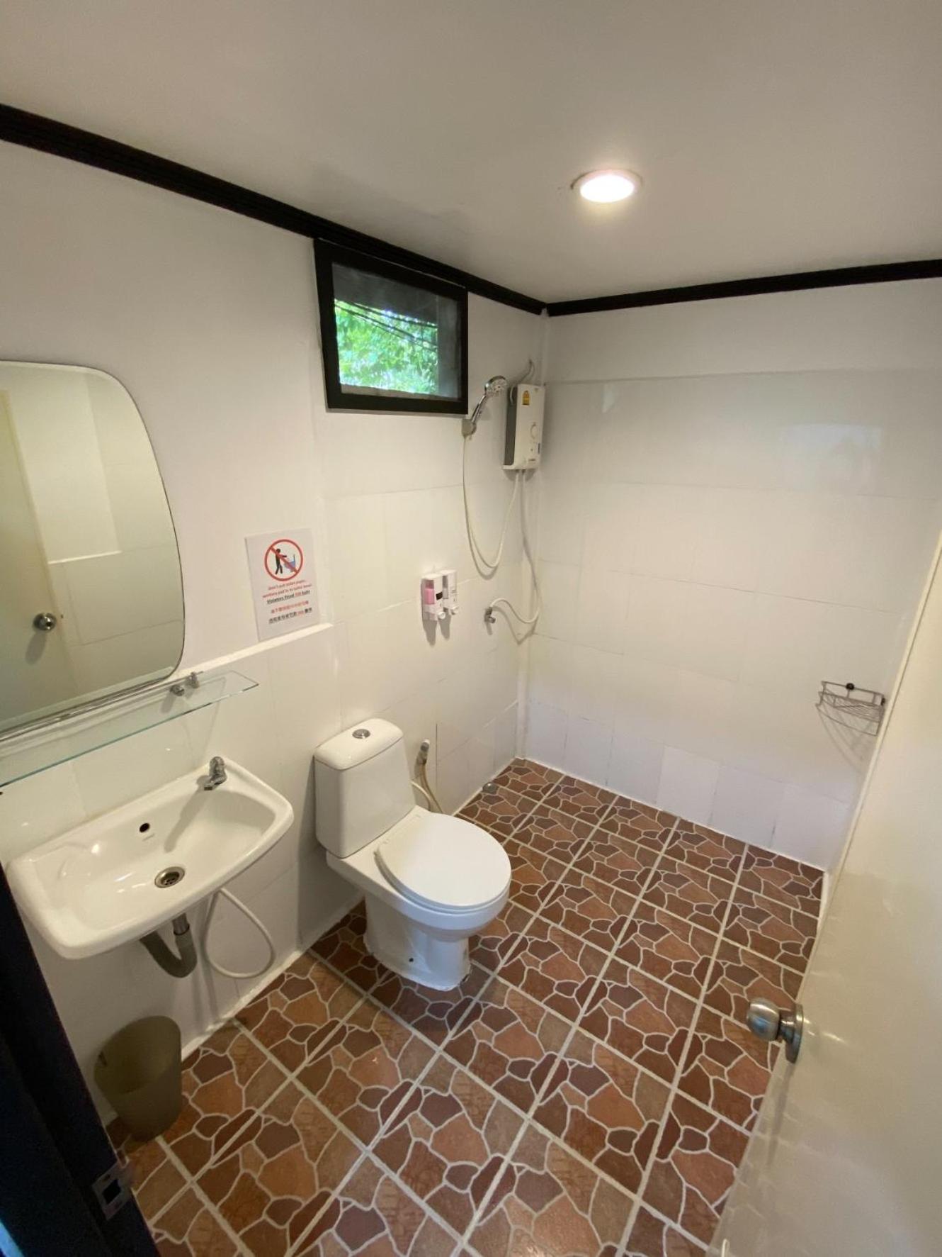 Standard Double Room with Air Condition - Photo 2