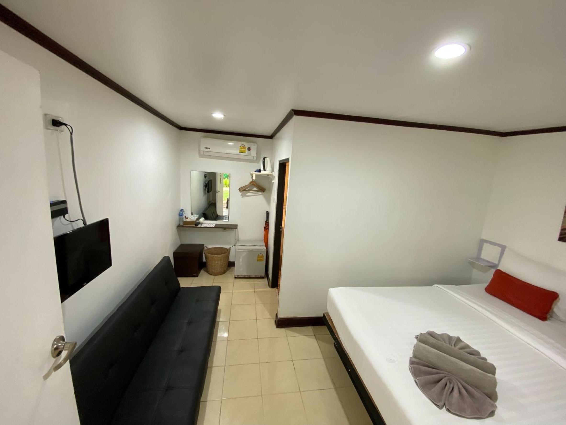 Standard Double Room with Air Condition - Photo 3