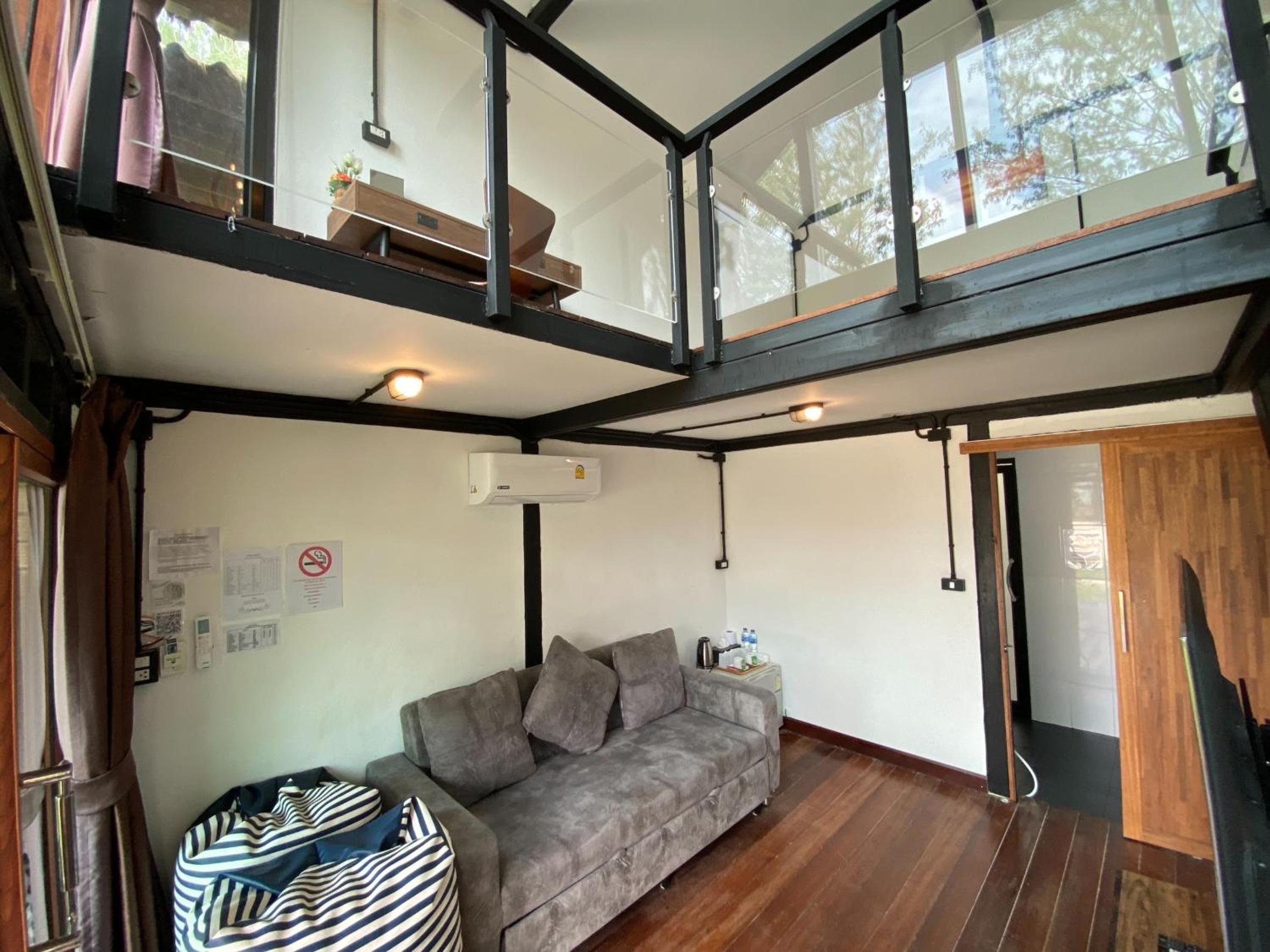 Deluxe Double Room - Photo 8