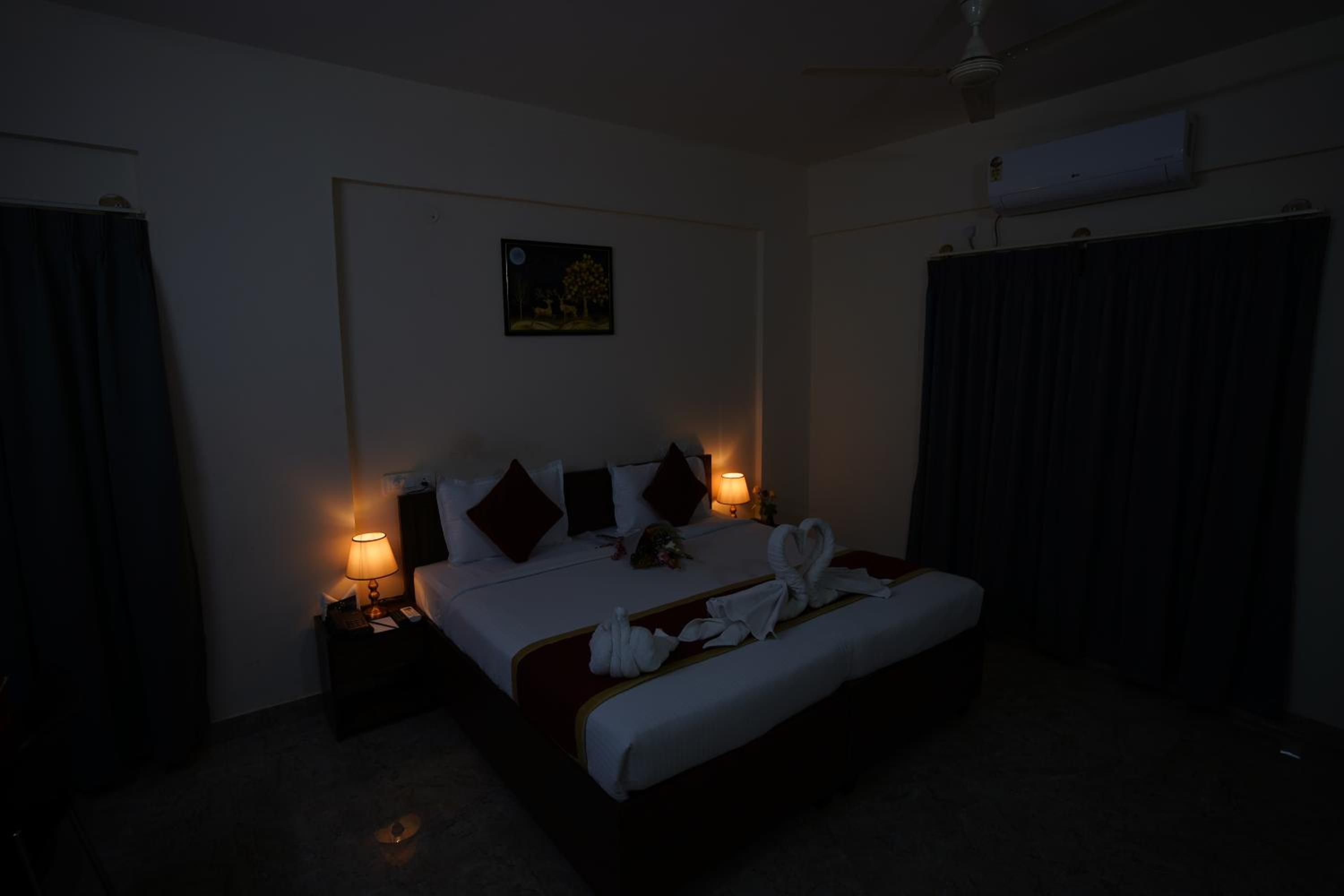 Deluxe Room - Photo 33