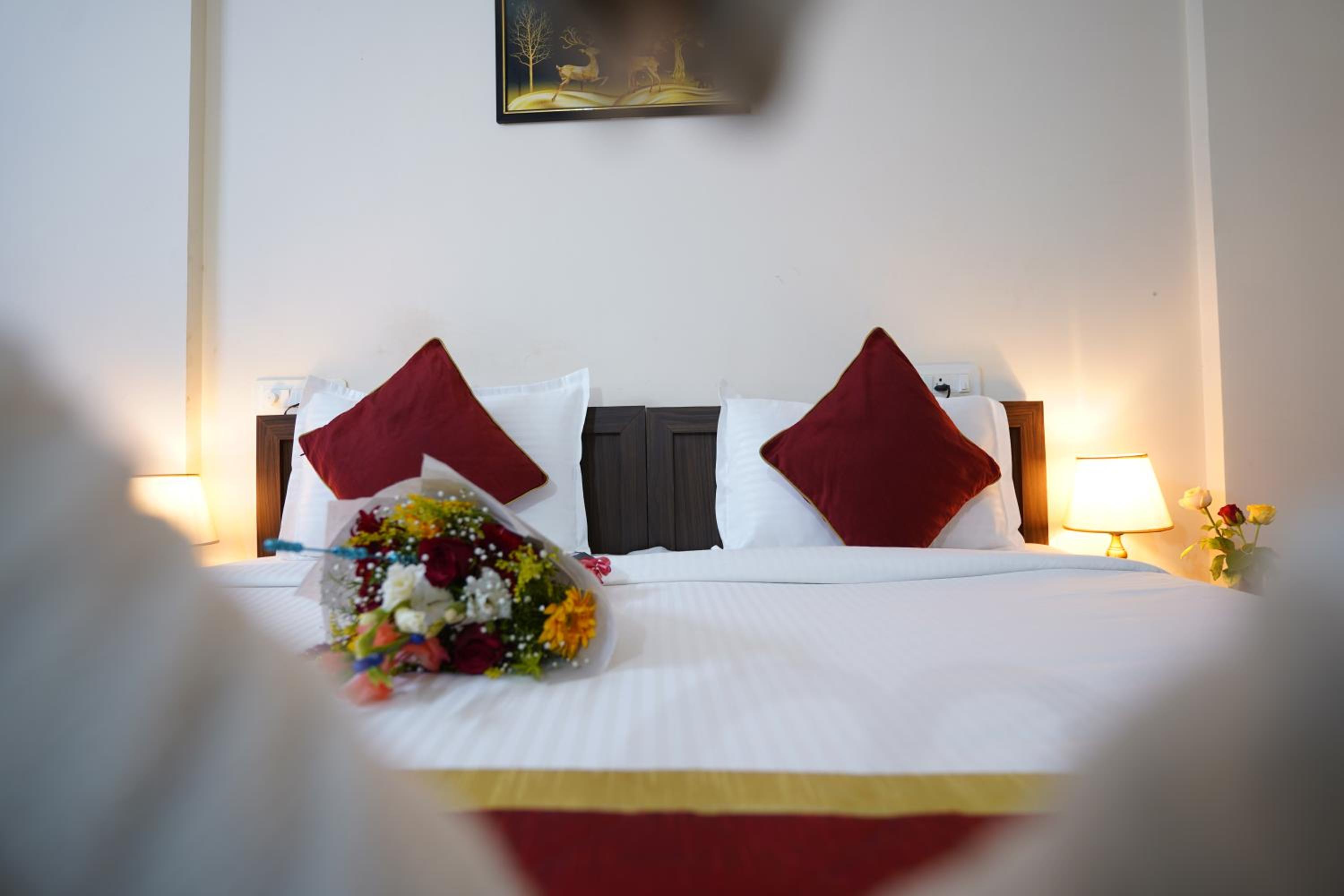 Deluxe Room - Photo 23