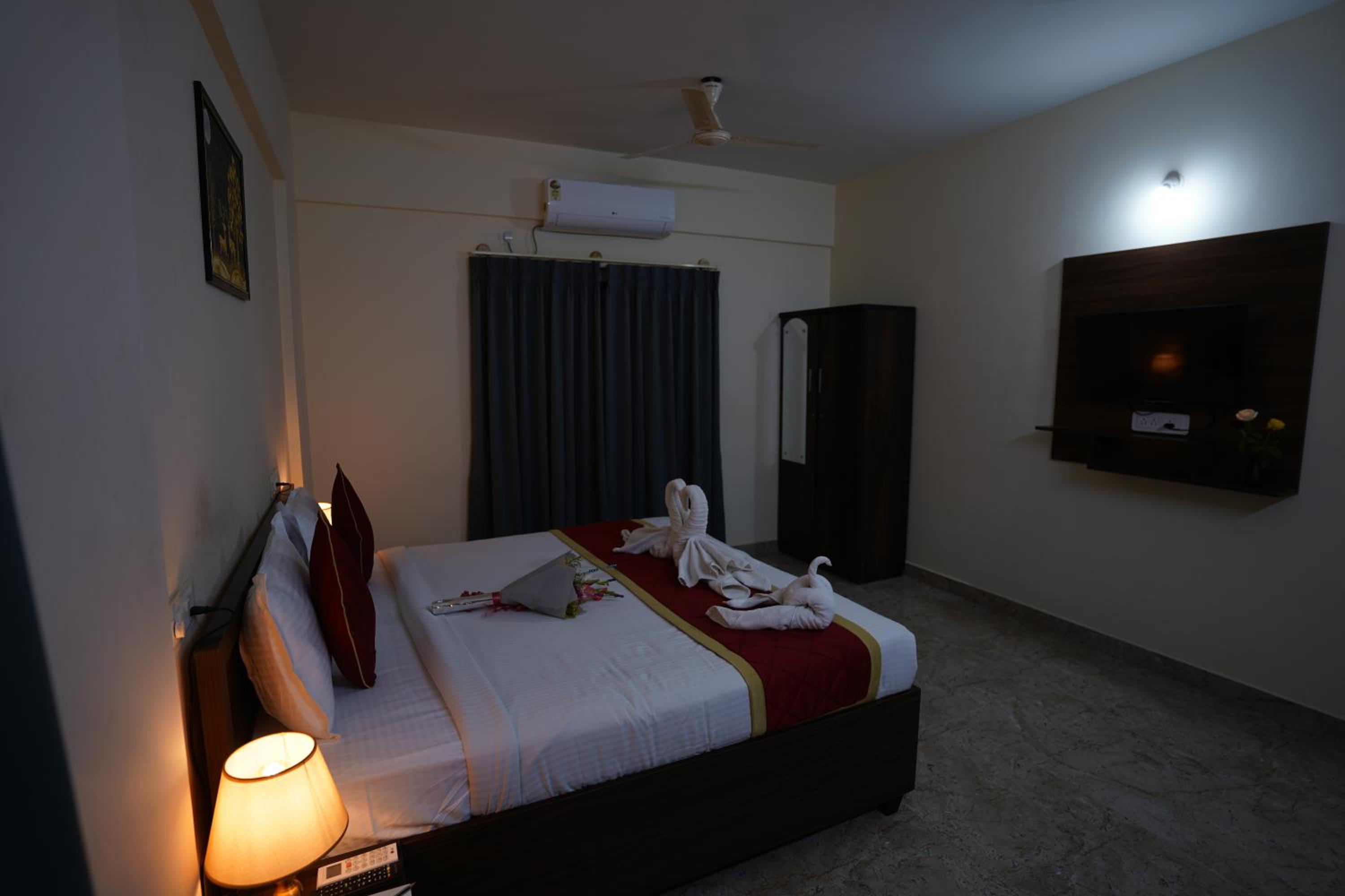 Deluxe Room - Photo 27