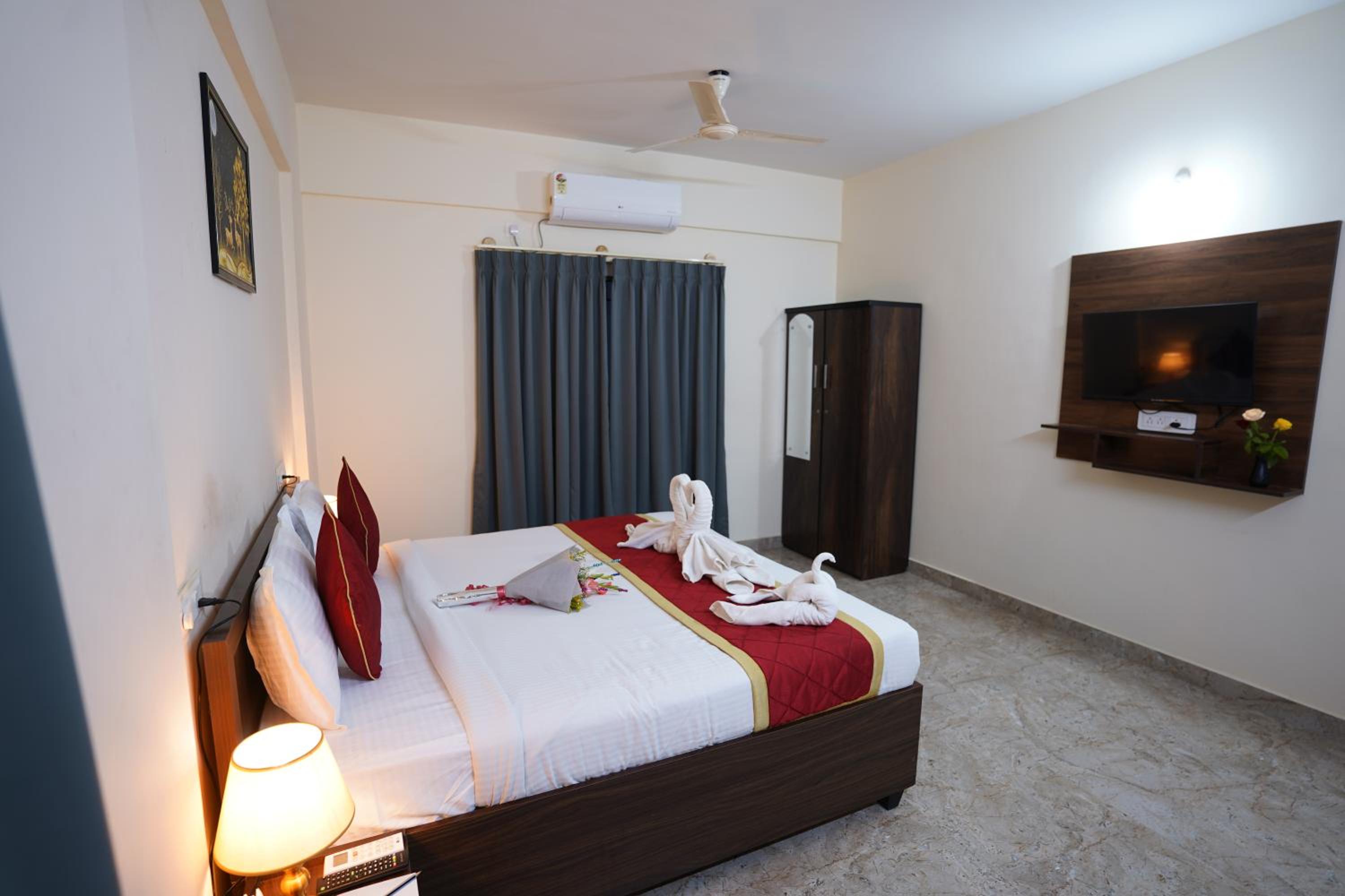 Deluxe Room - Photo 21