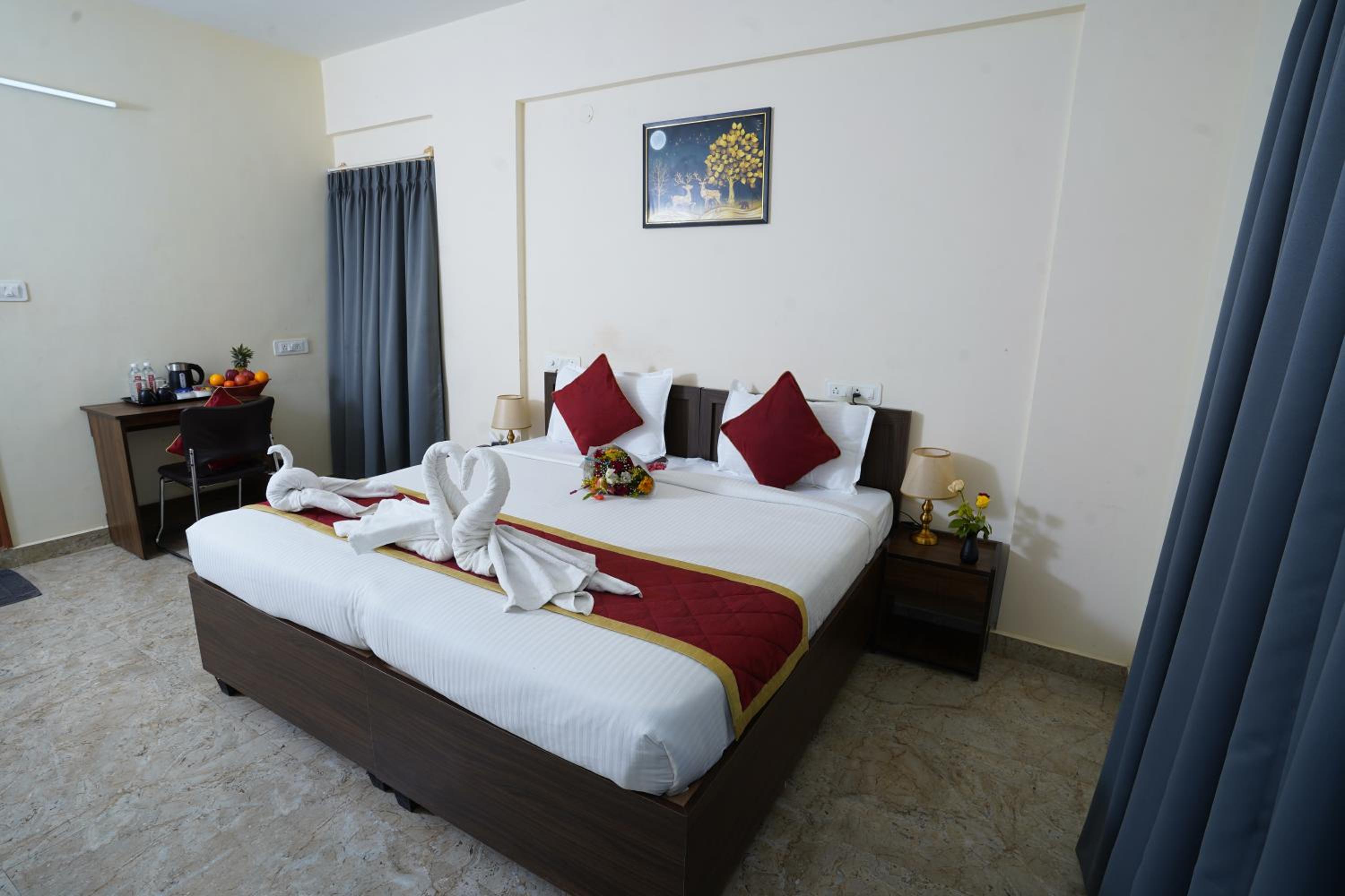 Deluxe Room - Photo 17