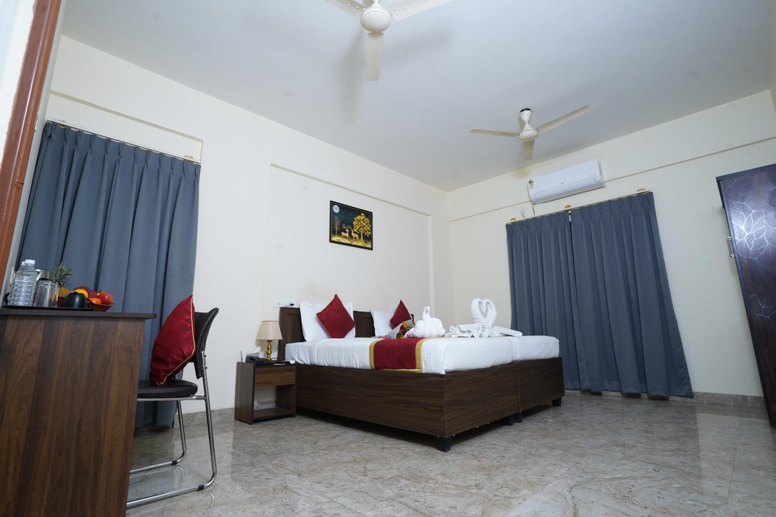Deluxe Room - Photo 18