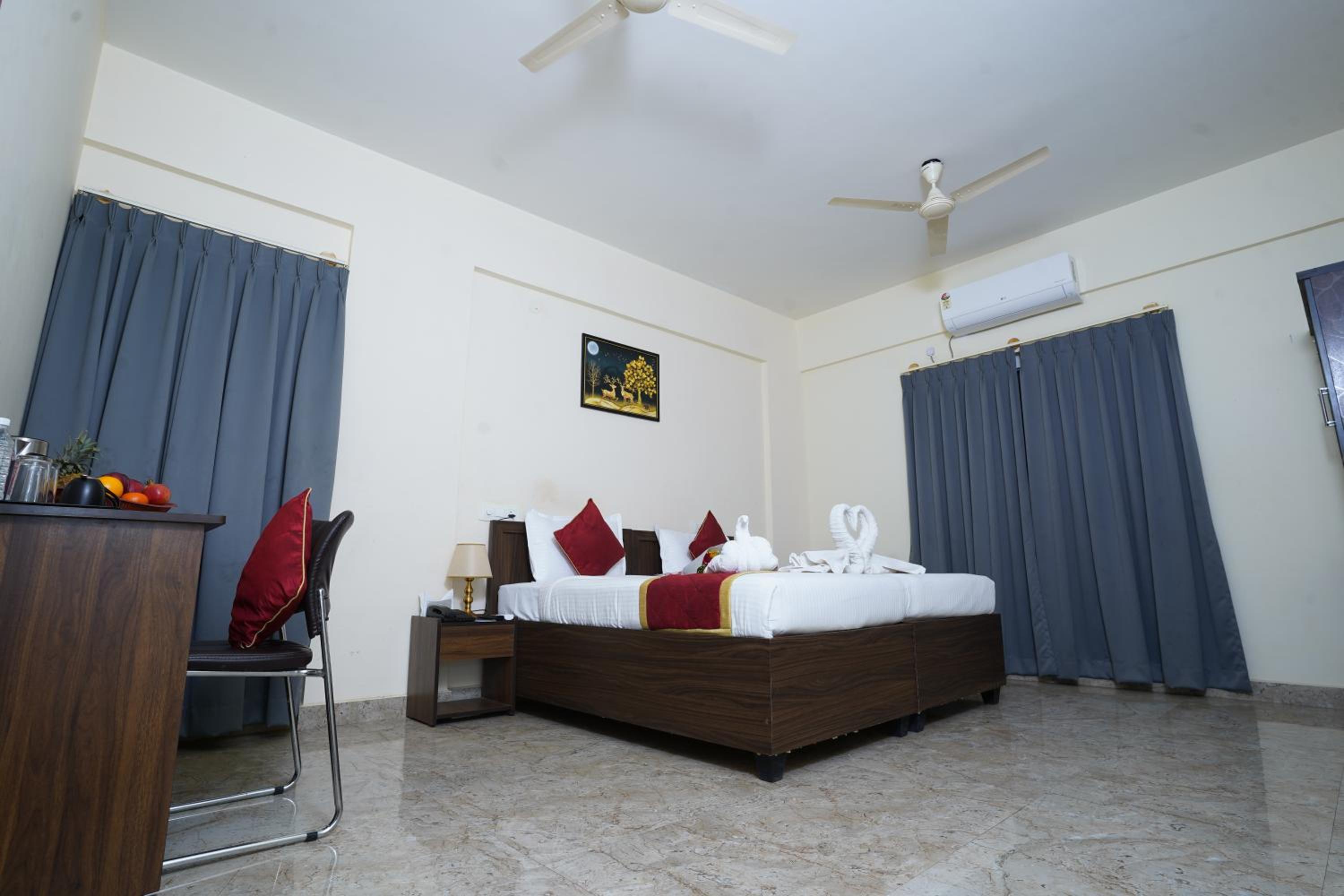 Deluxe Room - Photo 6